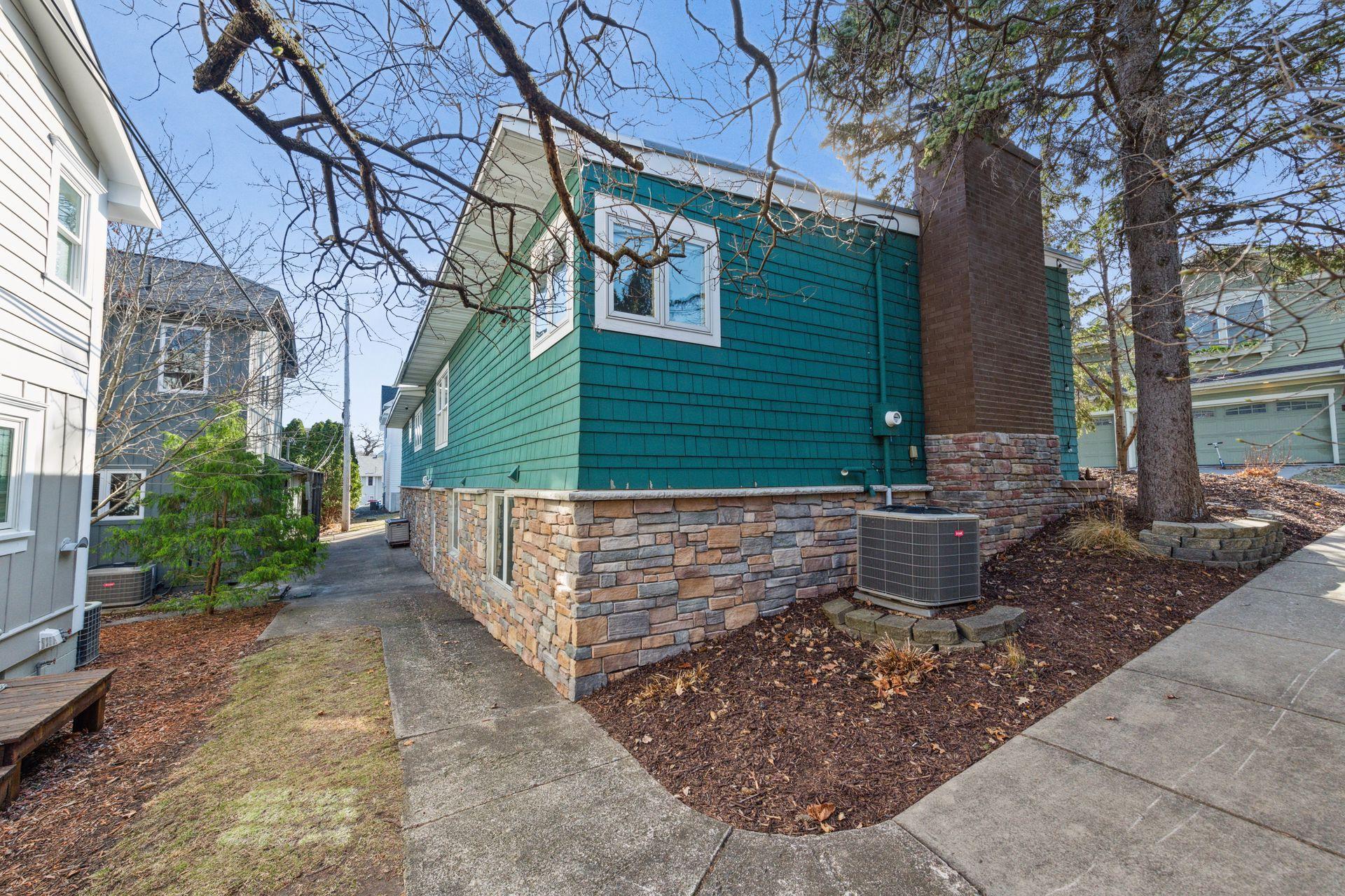 2835 Inner Road
