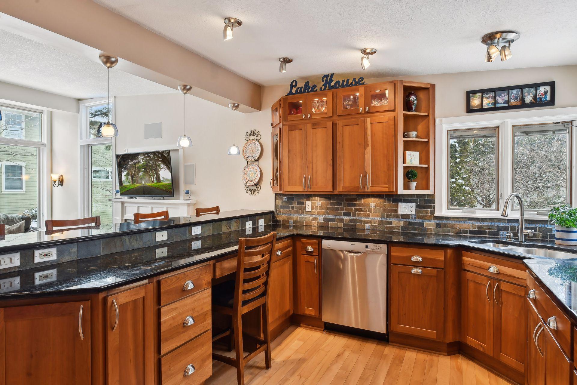 2835 Inner Road