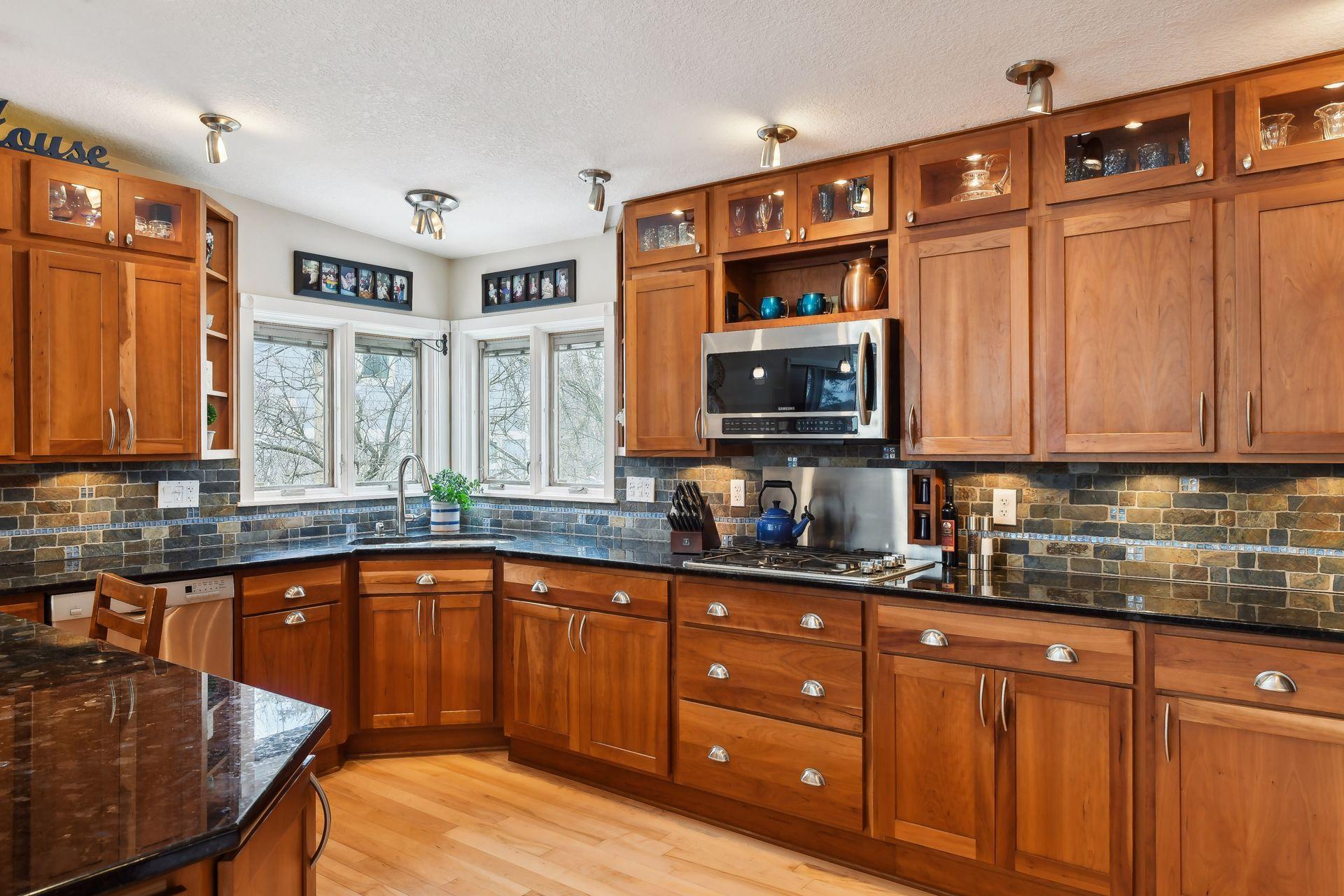2835 Inner Road