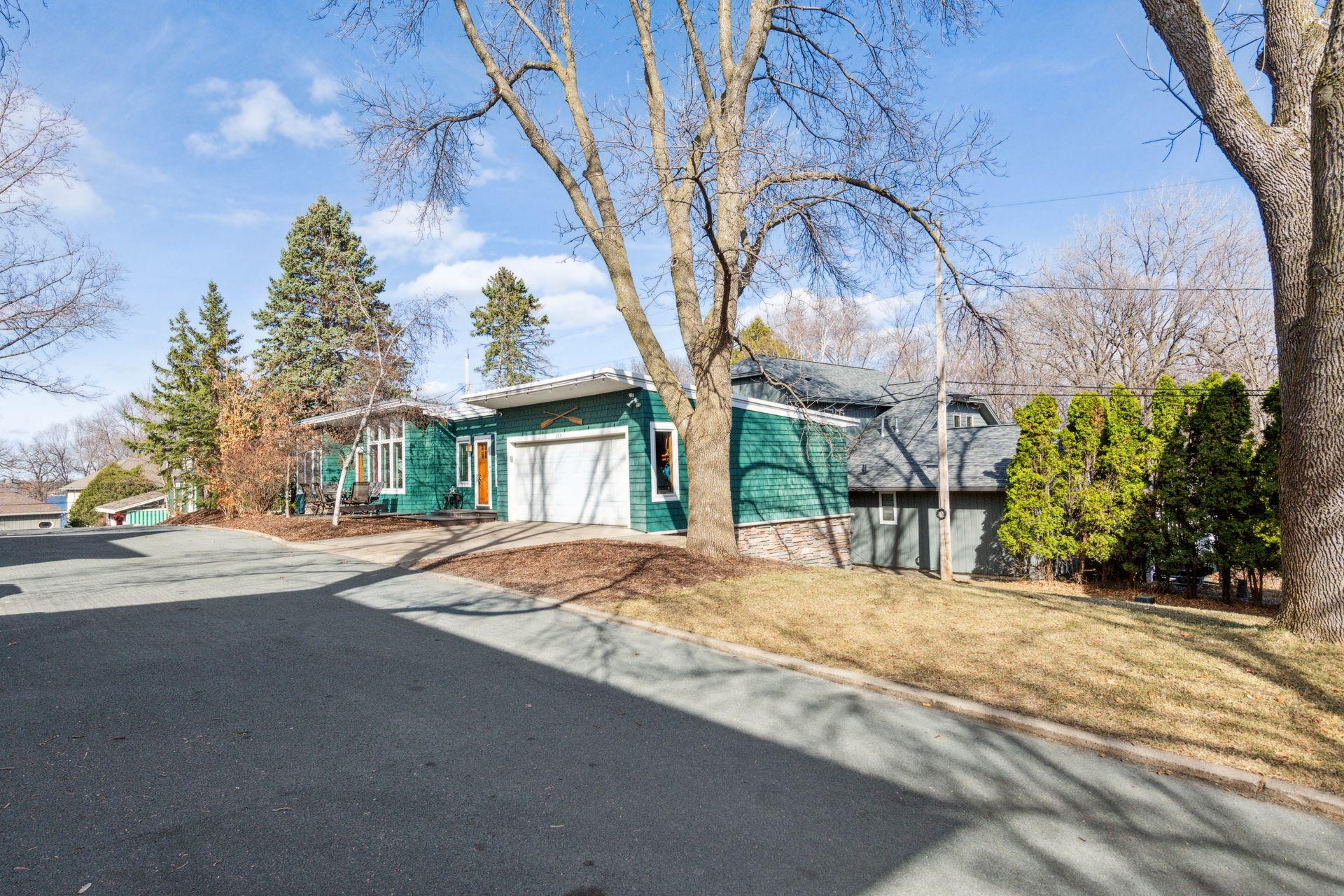 2835 Inner Road