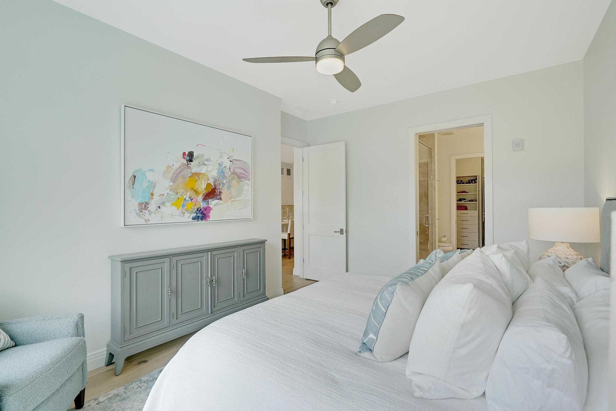 935 Lake Street E Unit: 204