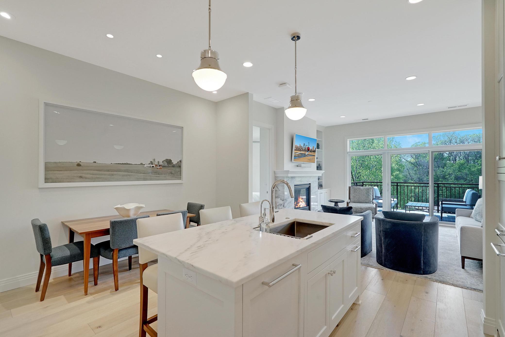 935 Lake Street E Unit: 204