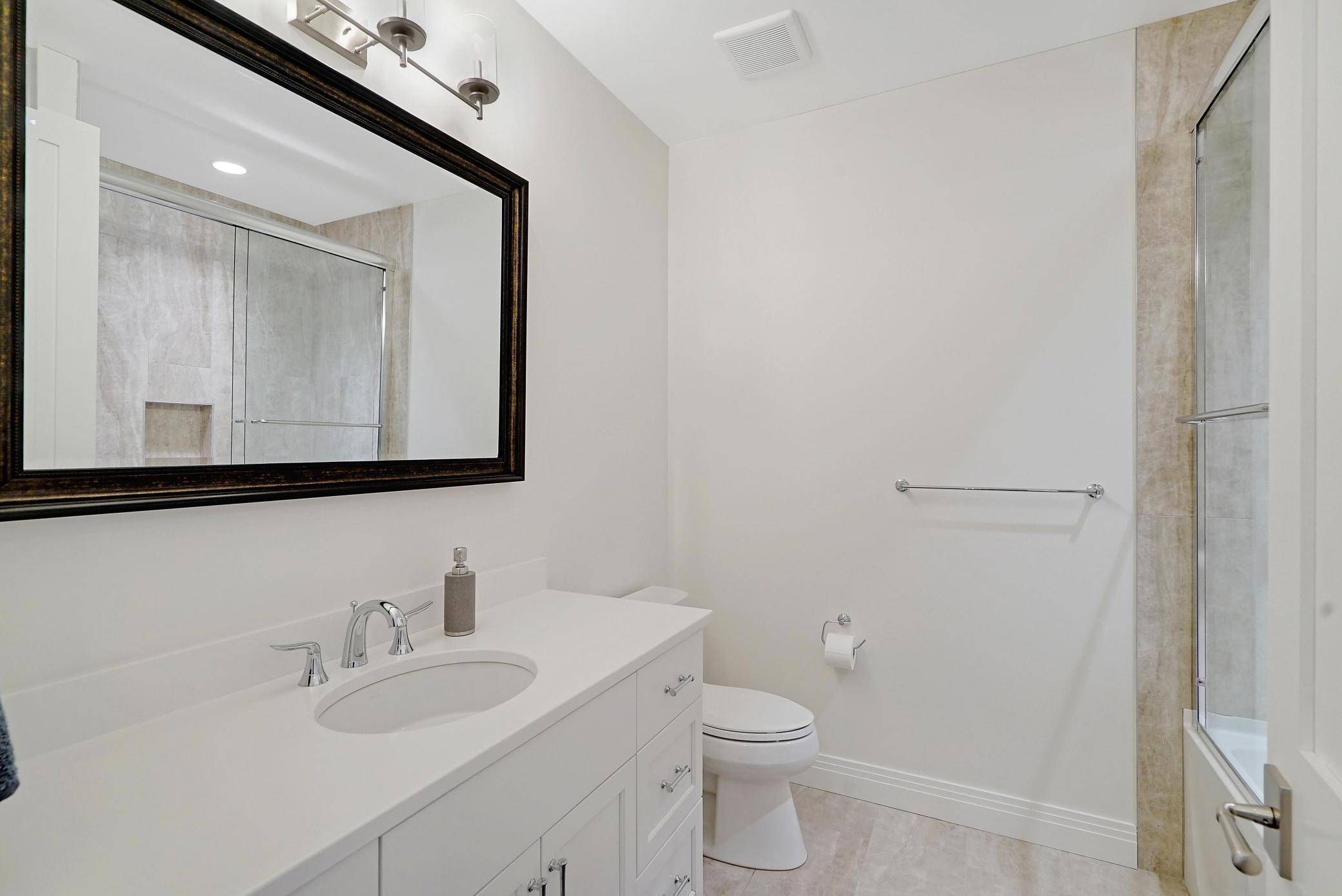 935 Lake Street E Unit: 204