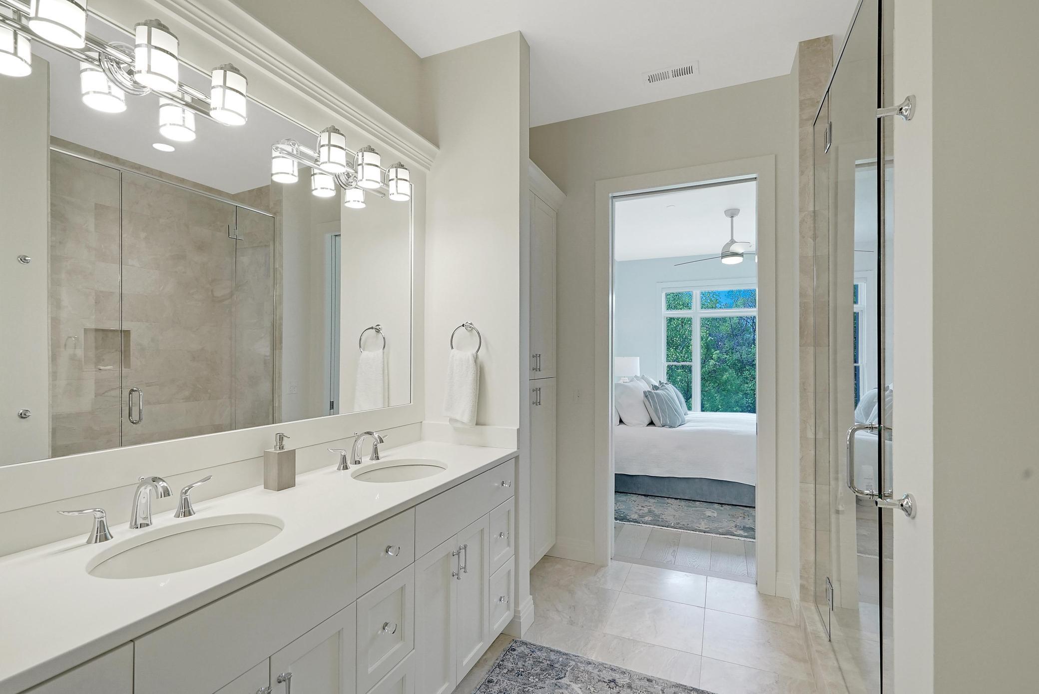 935 Lake Street E Unit: 204