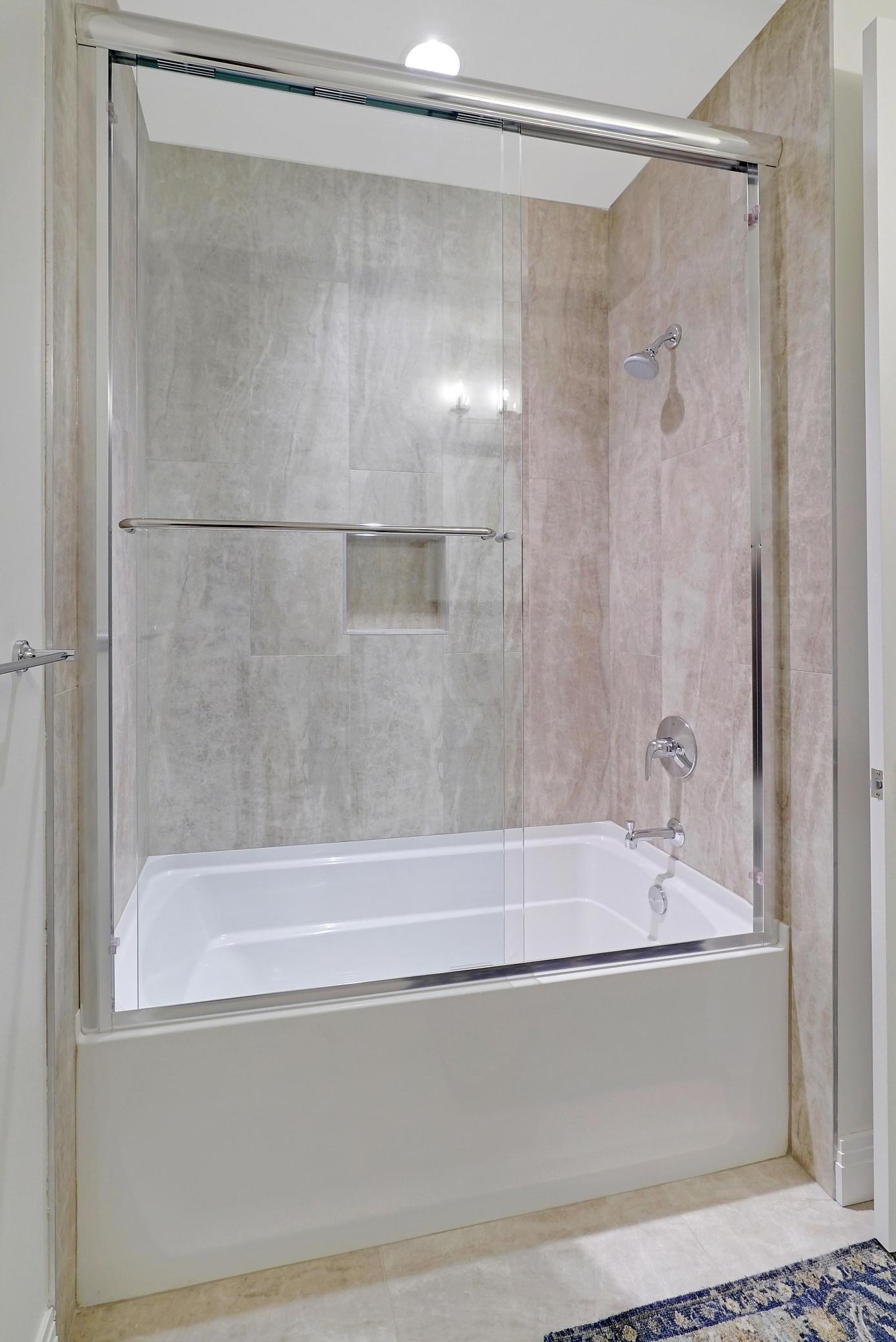 935 Lake Street E Unit: 204