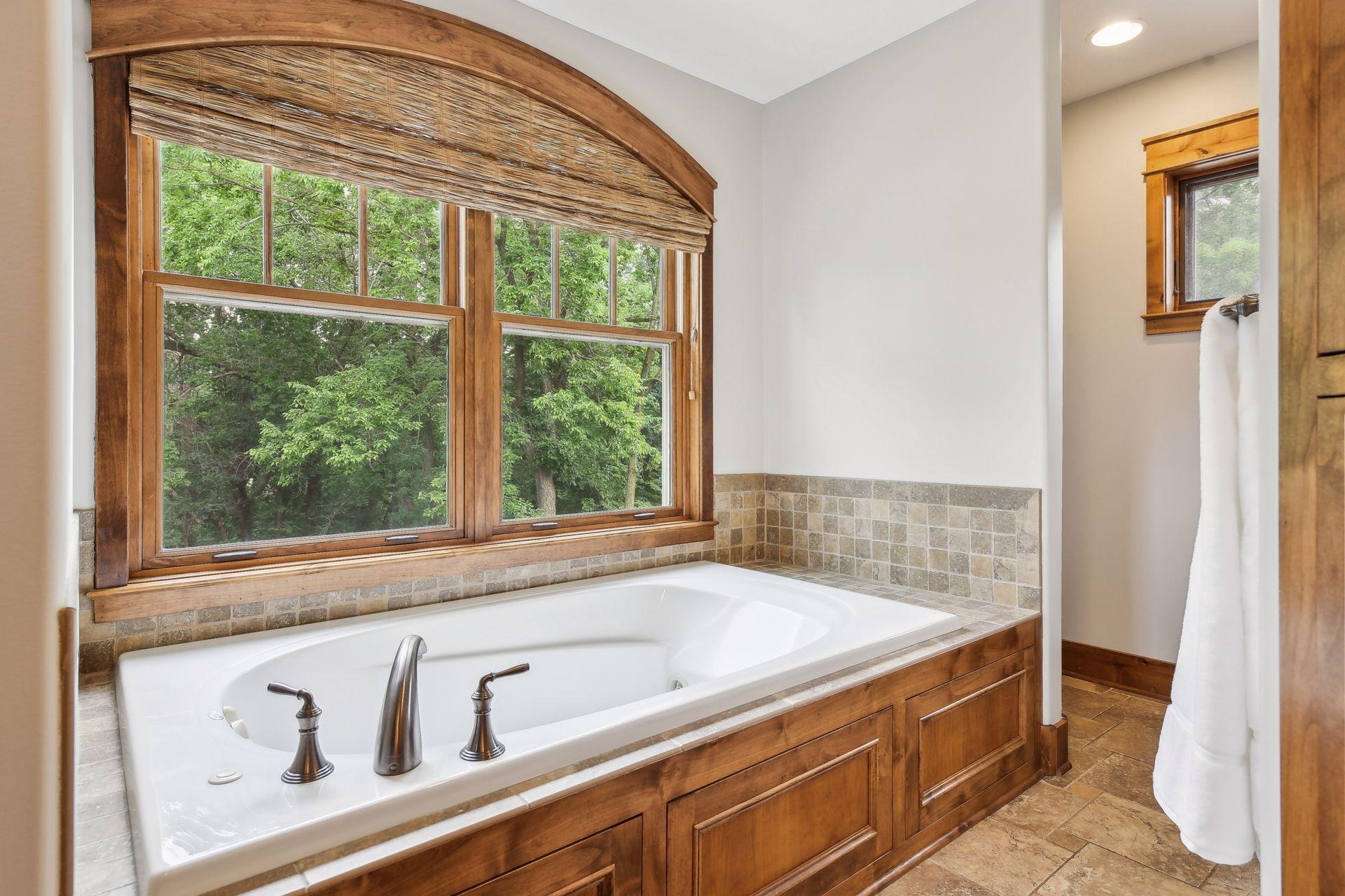 1825 Forestview Lane N