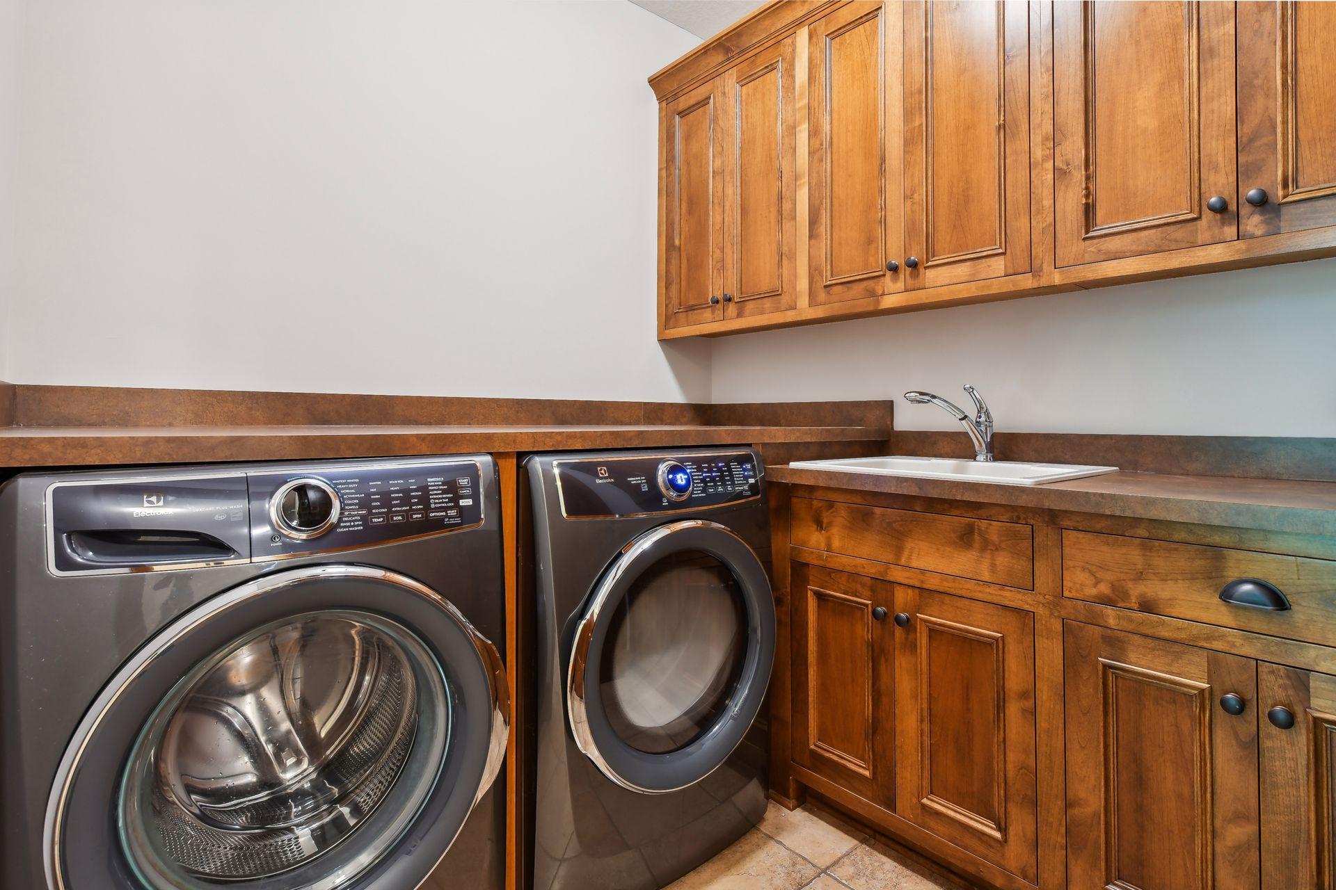 1825 Forestview Lane N