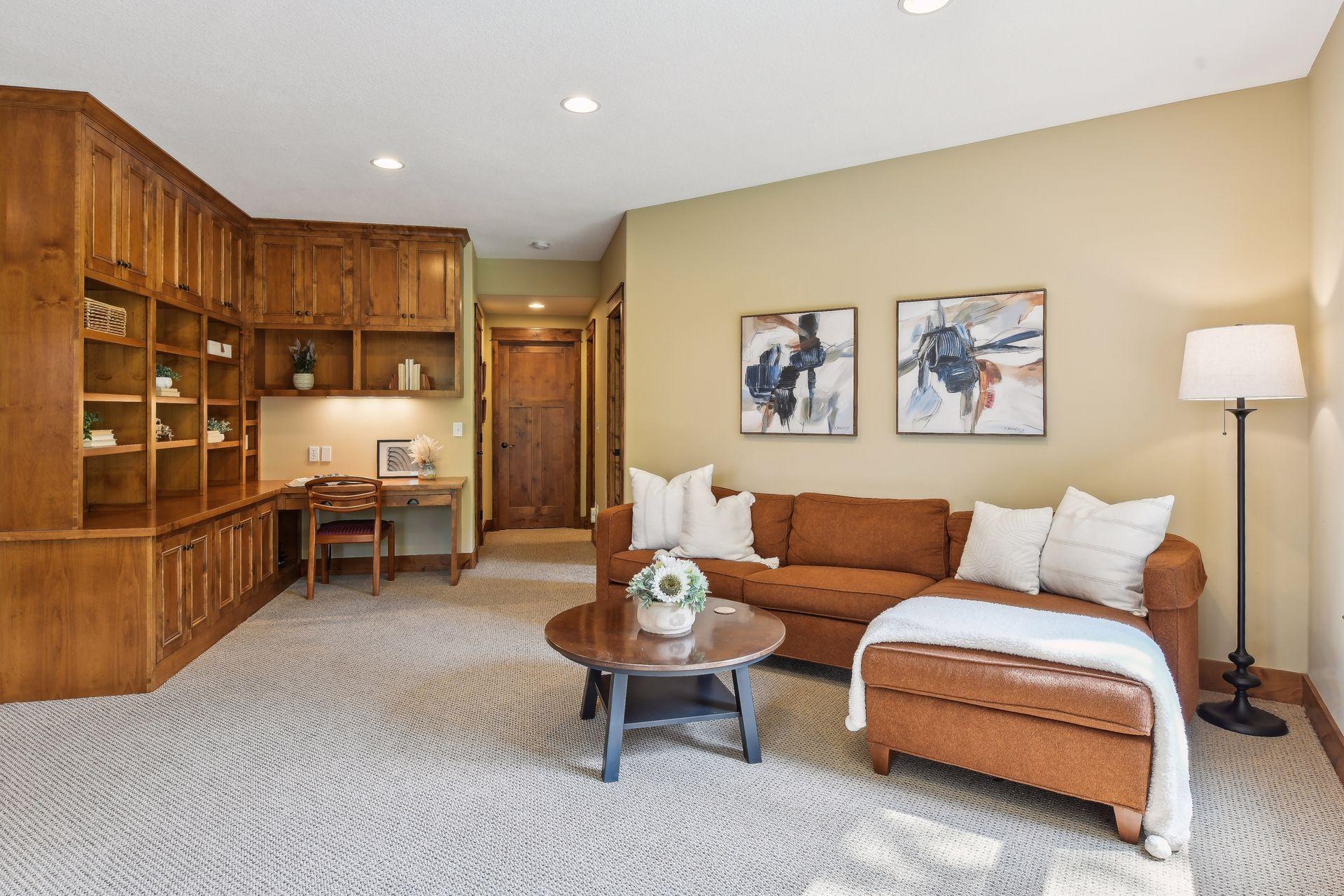 1825 Forestview Lane N