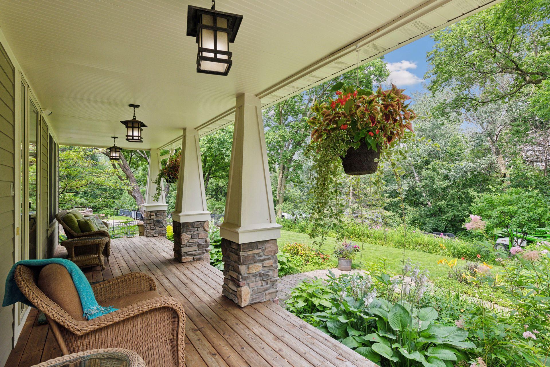 1825 Forestview Lane N