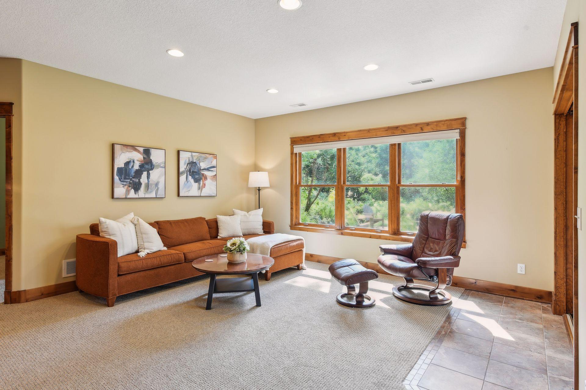 1825 Forestview Lane N