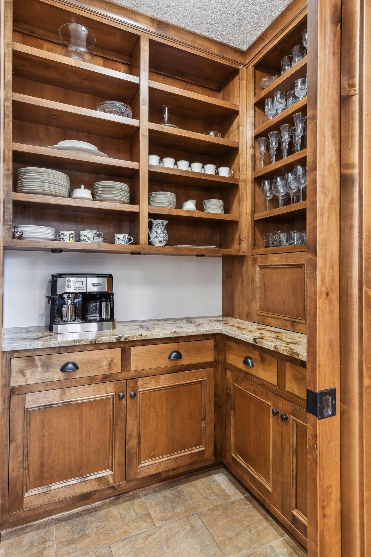 1825 Forestview Lane N