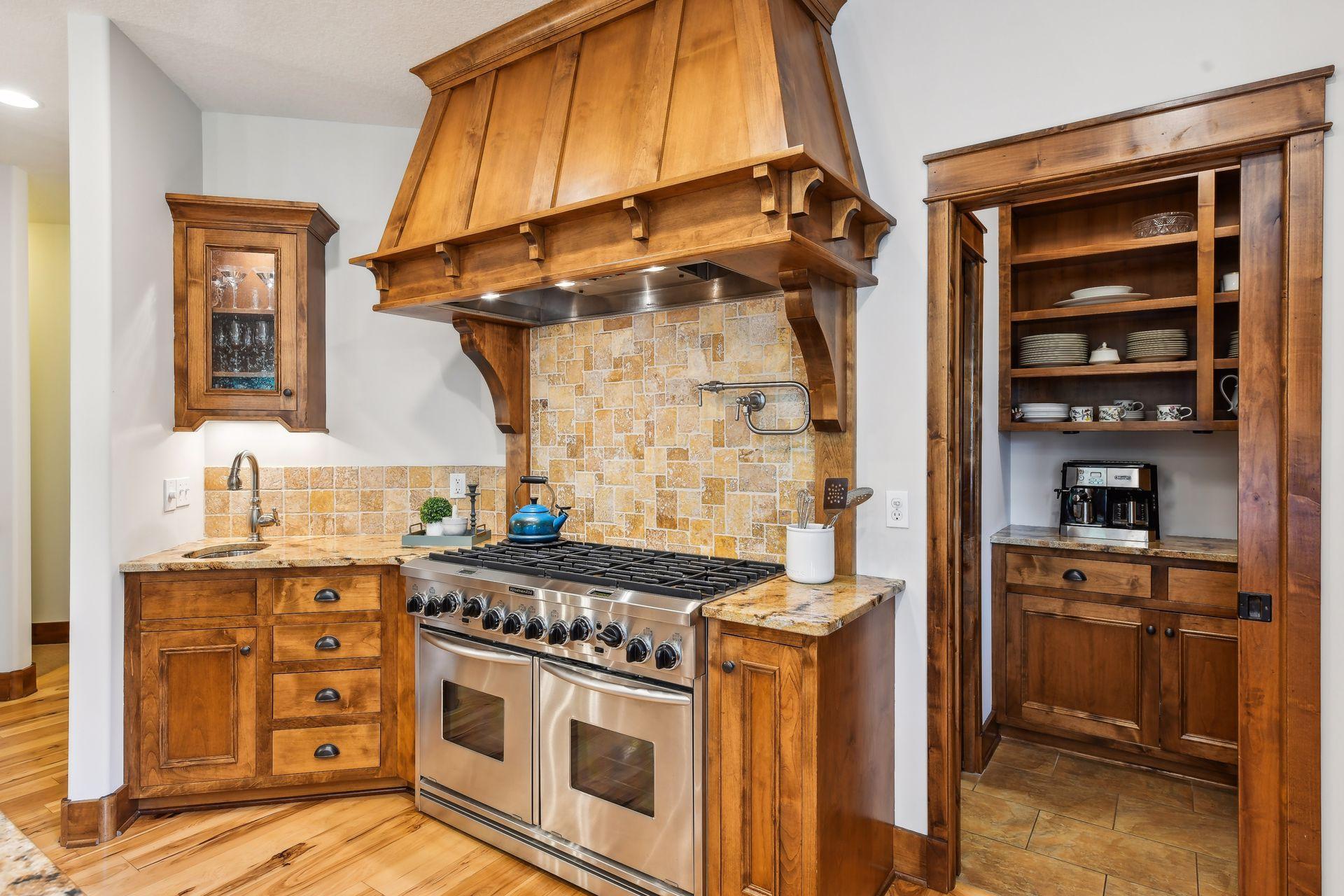 1825 Forestview Lane N