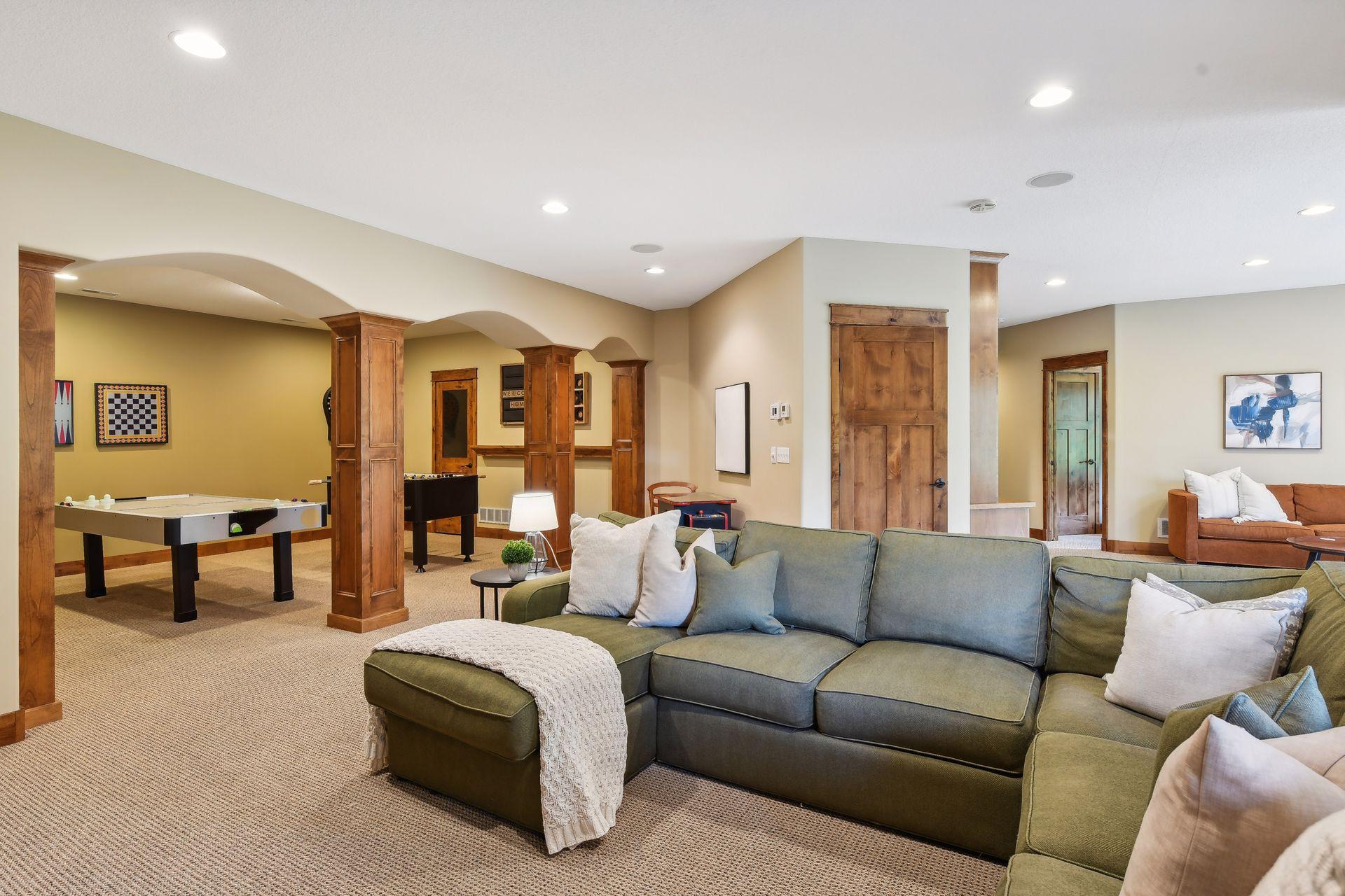 1825 Forestview Lane N