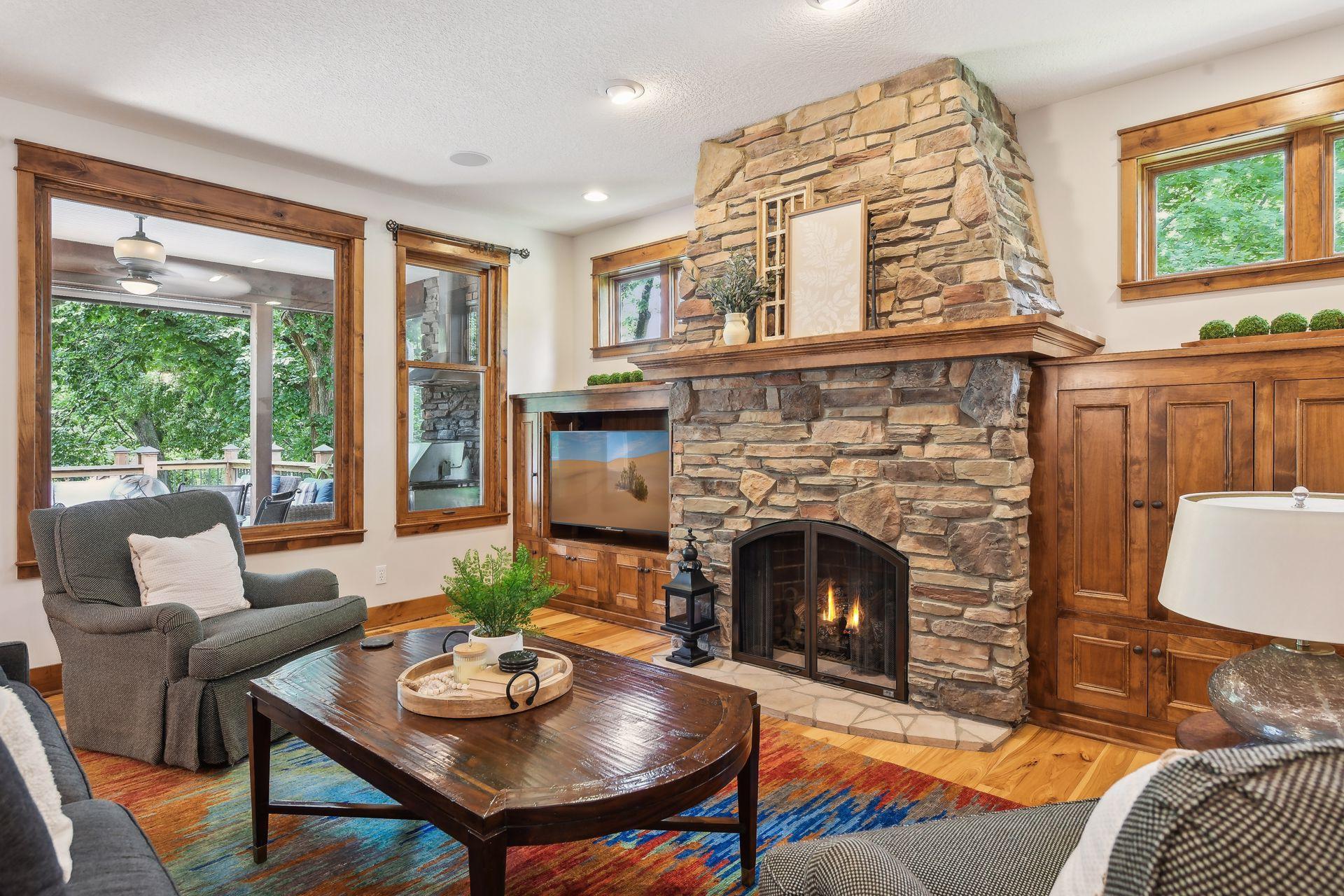 1825 Forestview Lane N