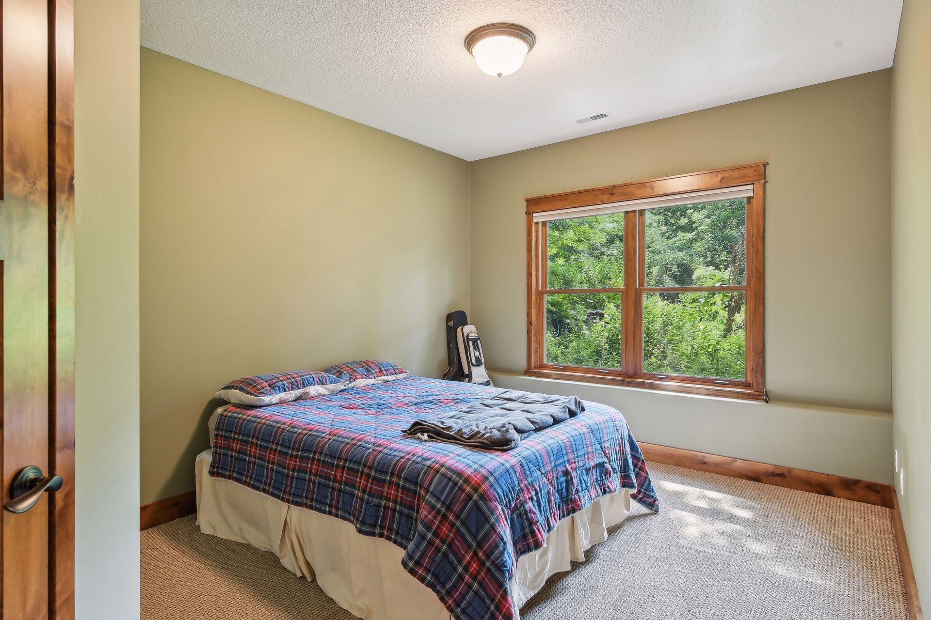 1825 Forestview Lane N