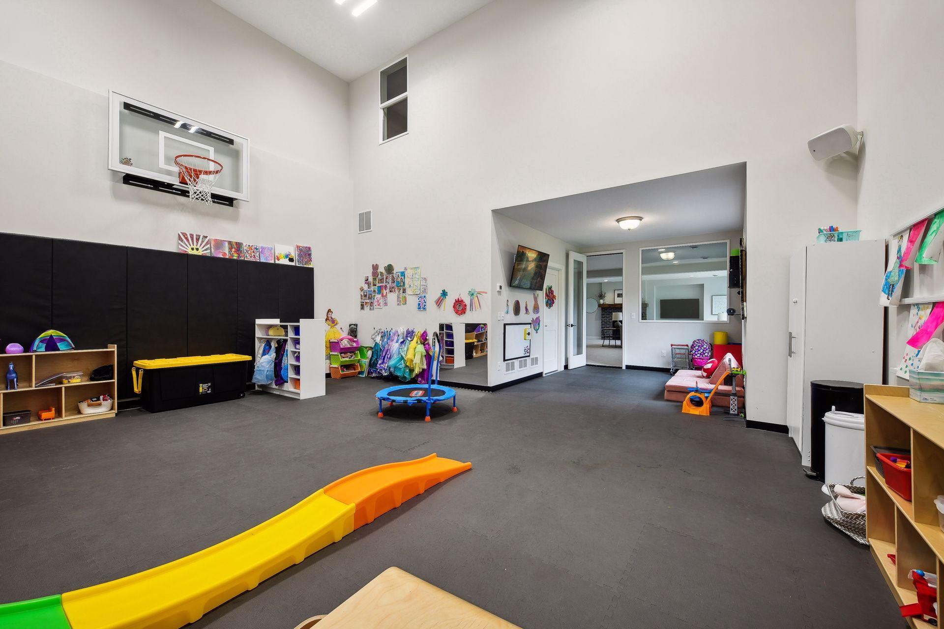 7536 Walnut Grove Lane N