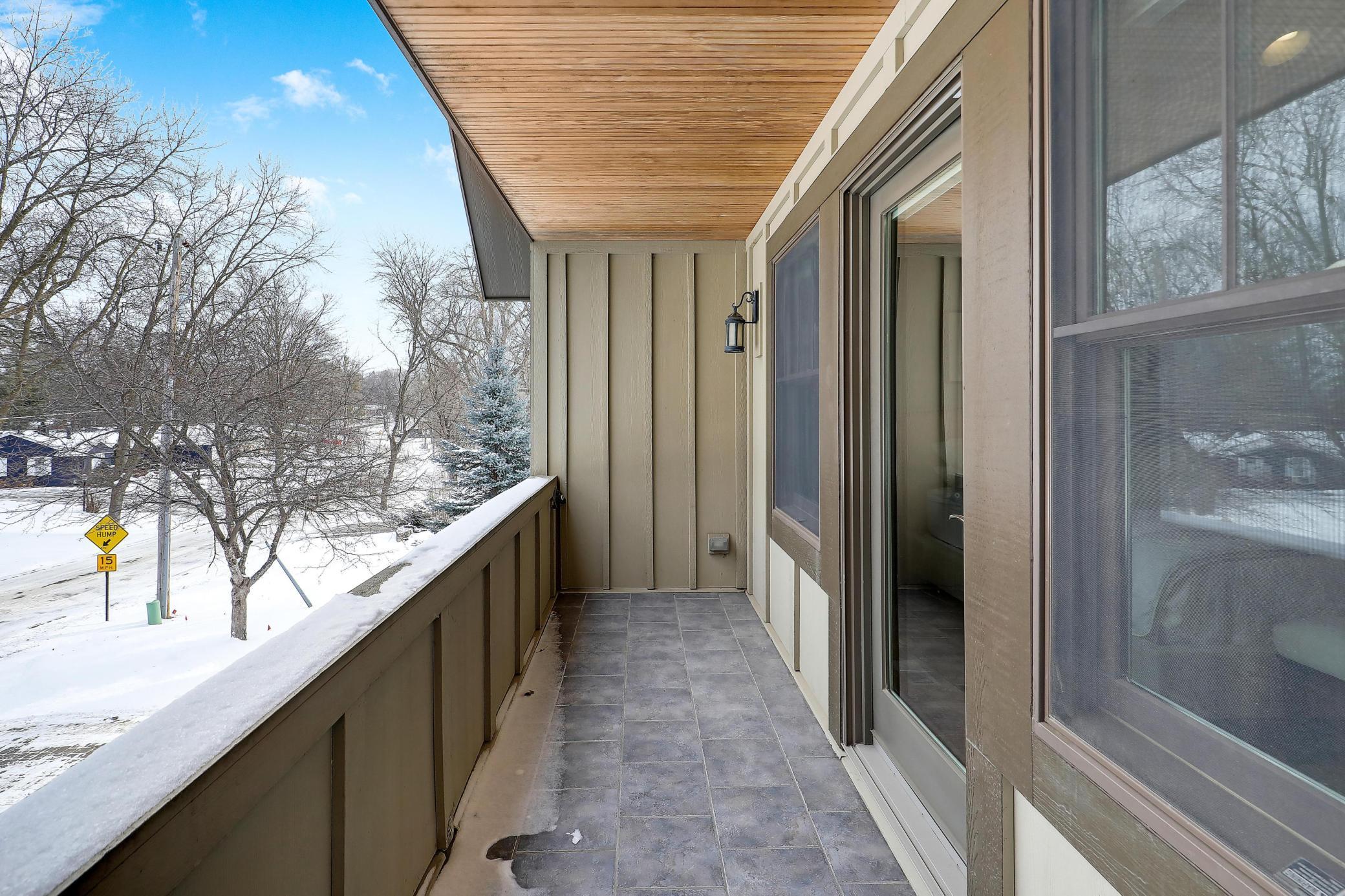 280 Ridgeview Drive E