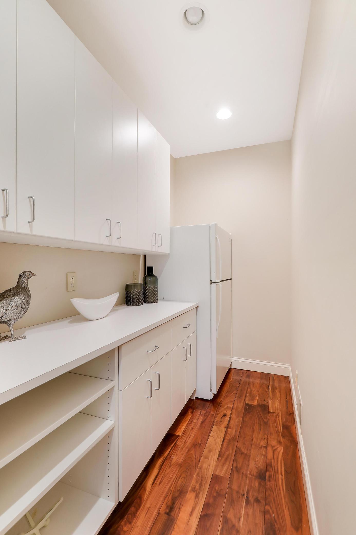 280 Ridgeview Drive E