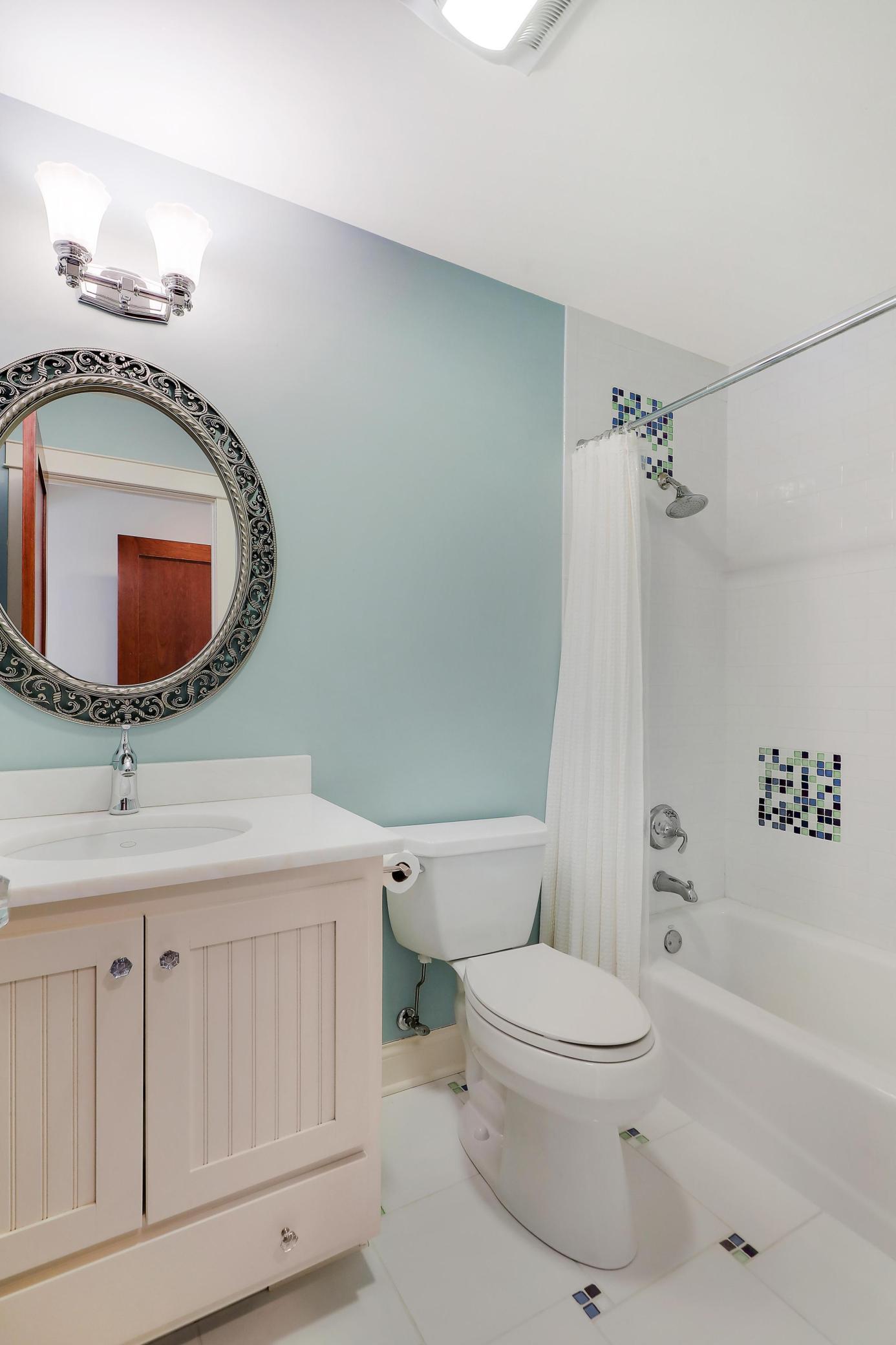 280 Ridgeview Drive E