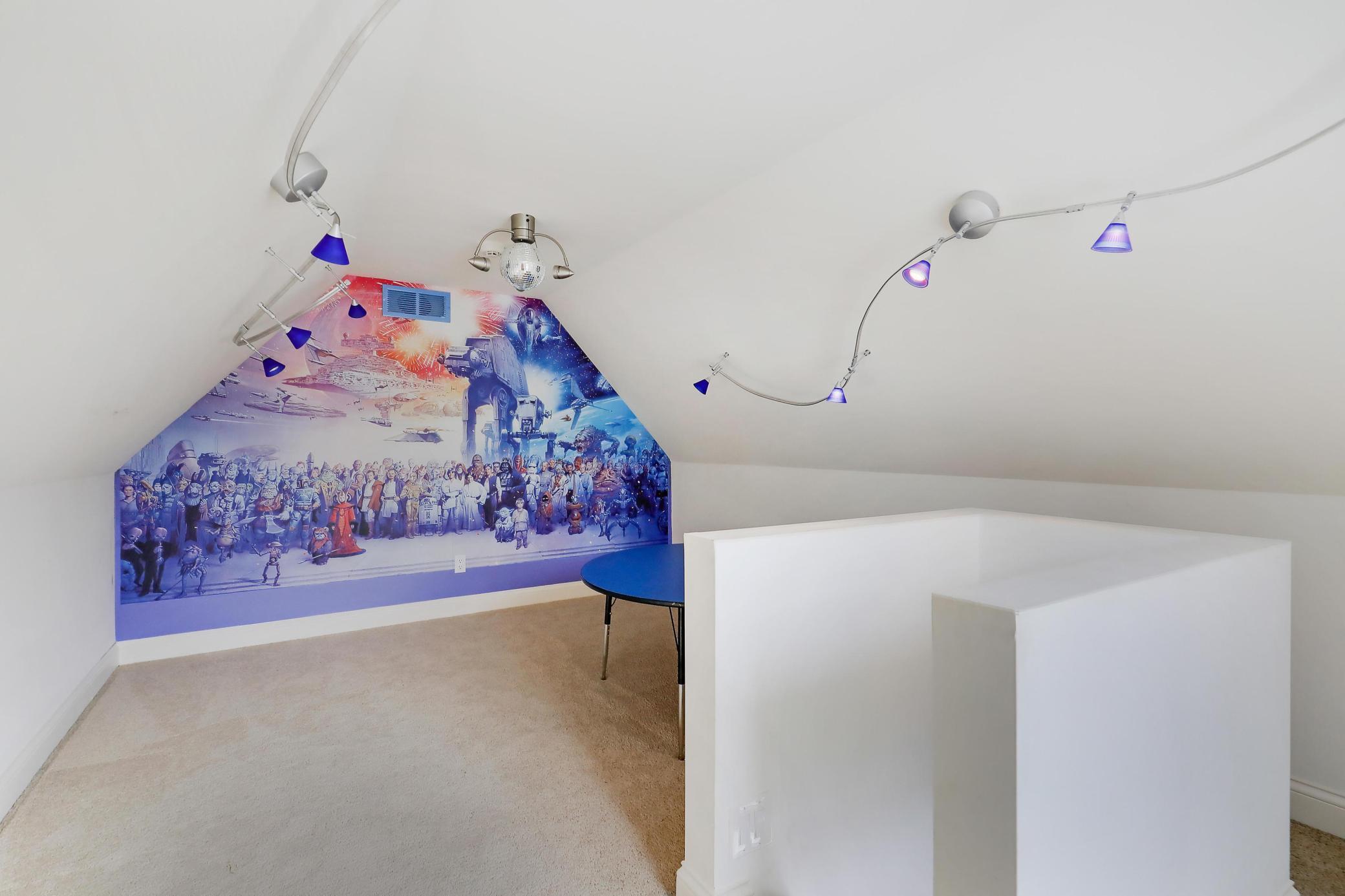 280 Ridgeview Drive E