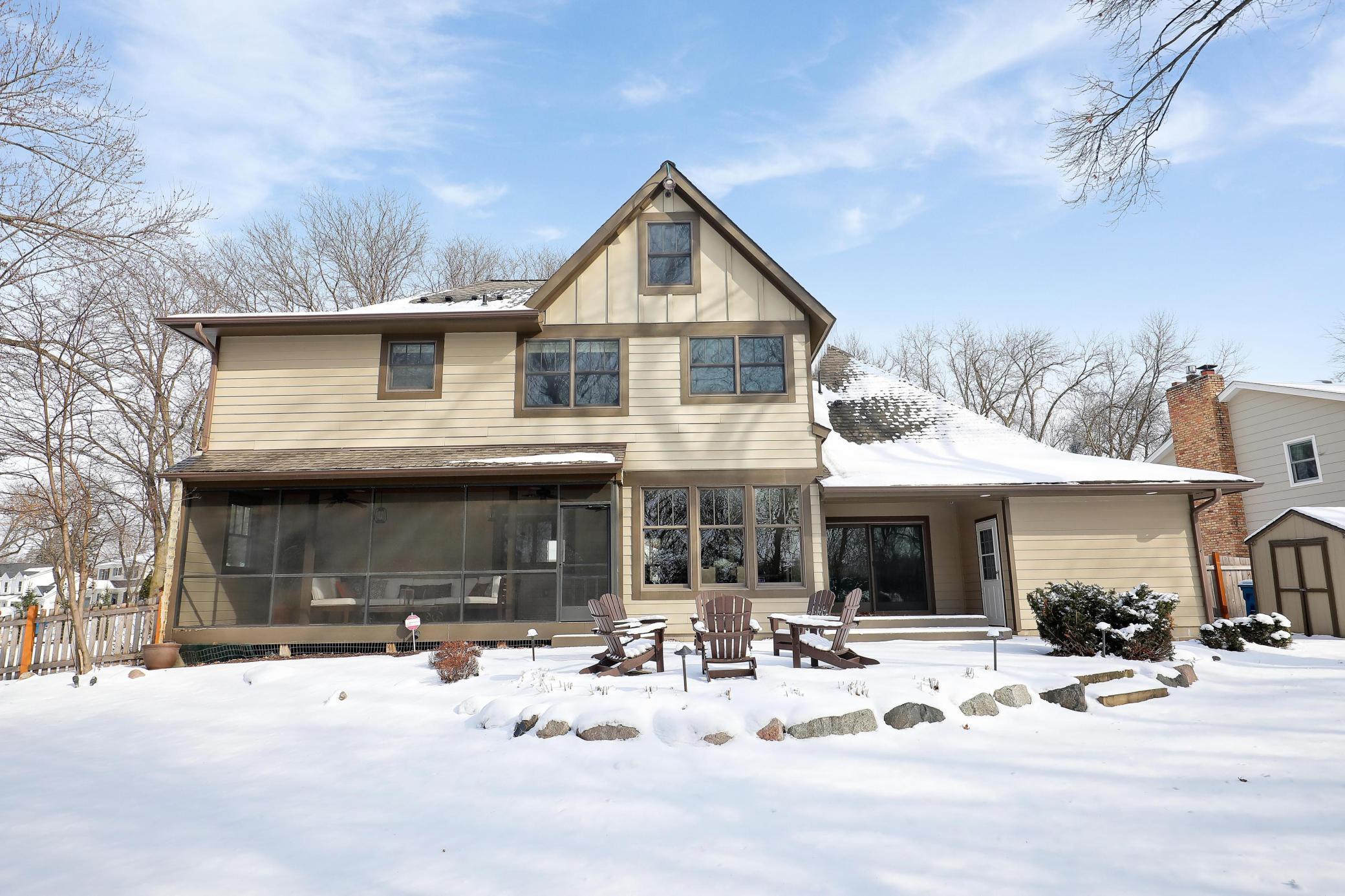 280 Ridgeview Drive E