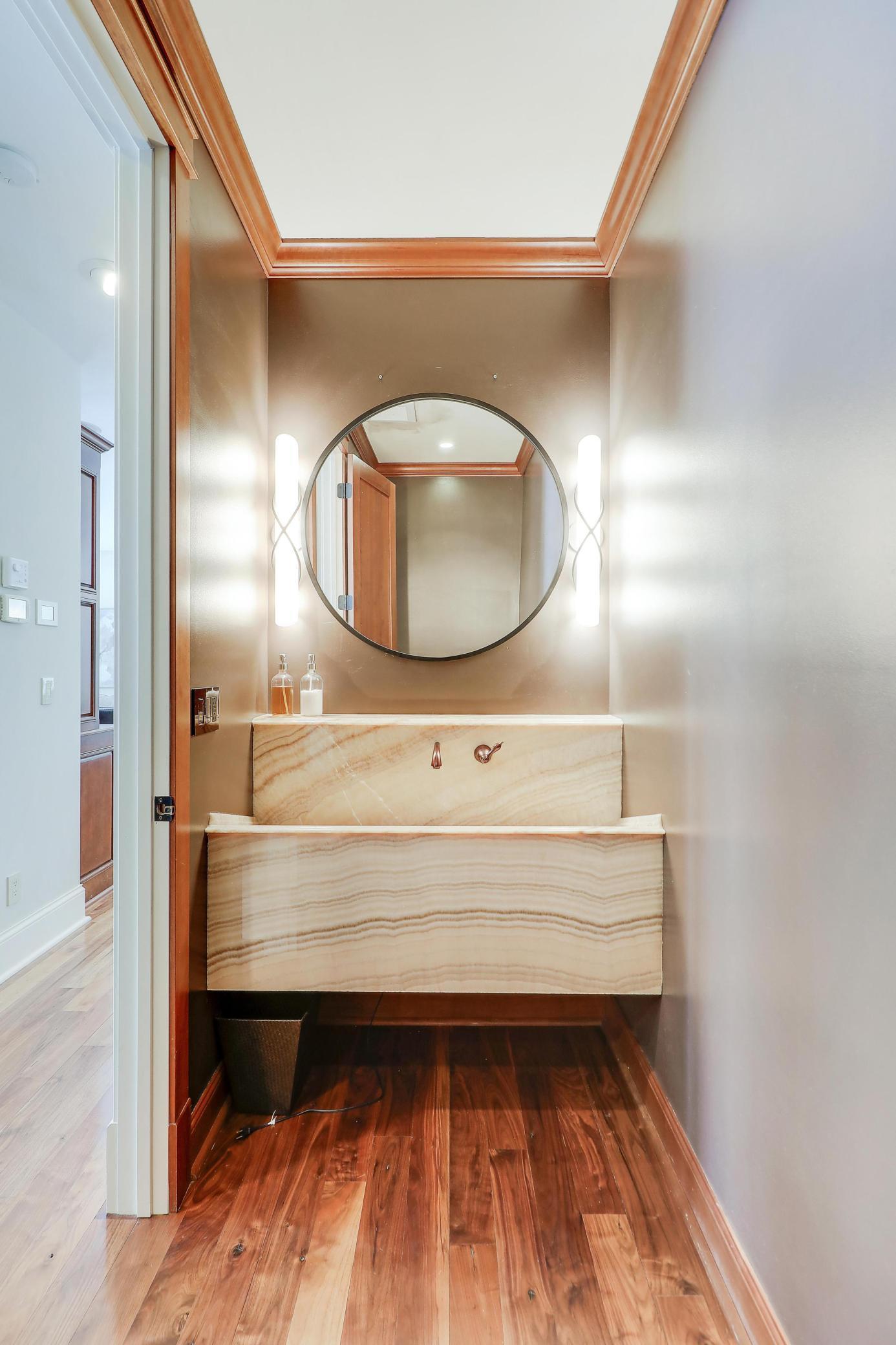 280 Ridgeview Drive E