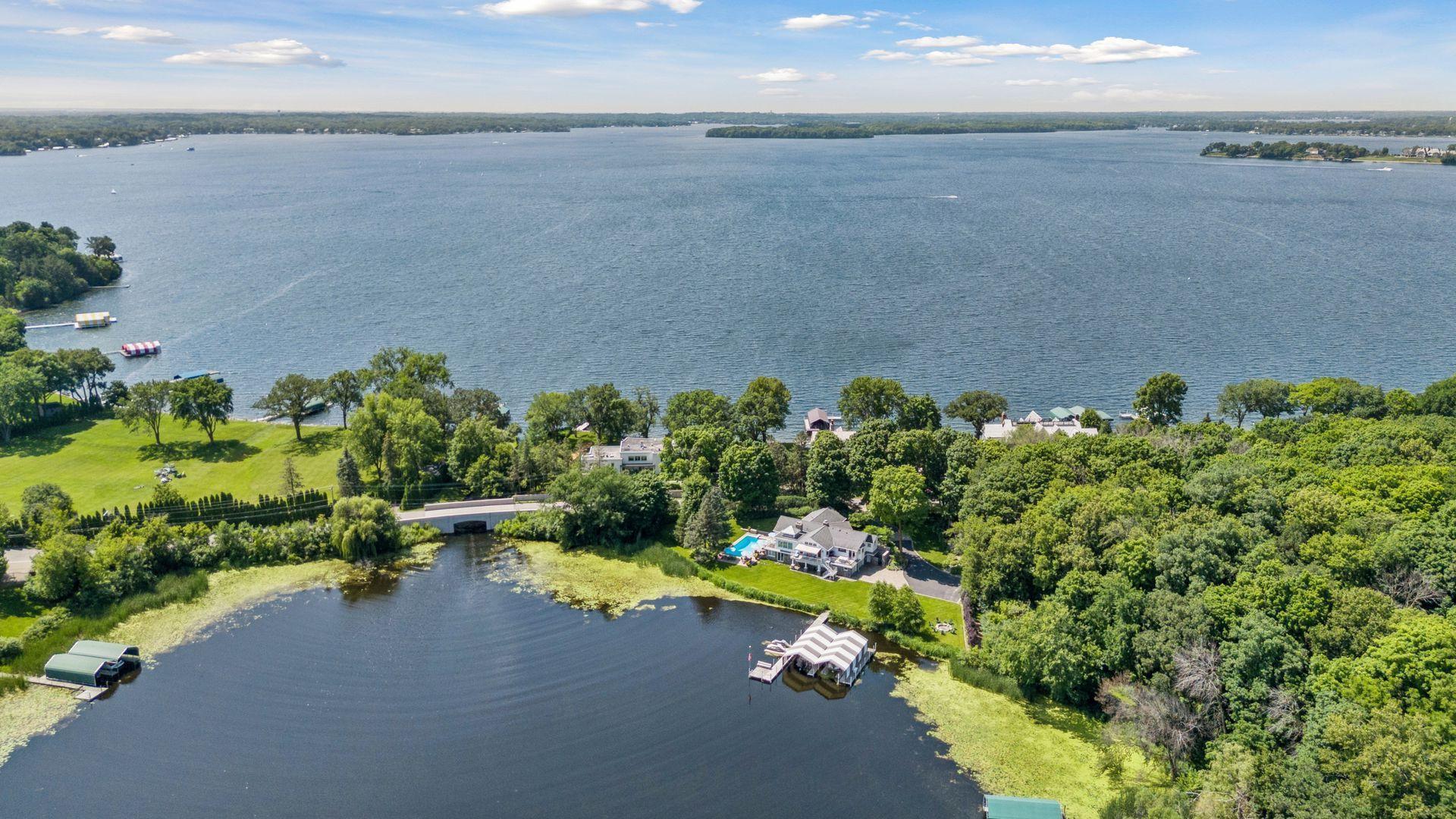513 Ferndale Road W