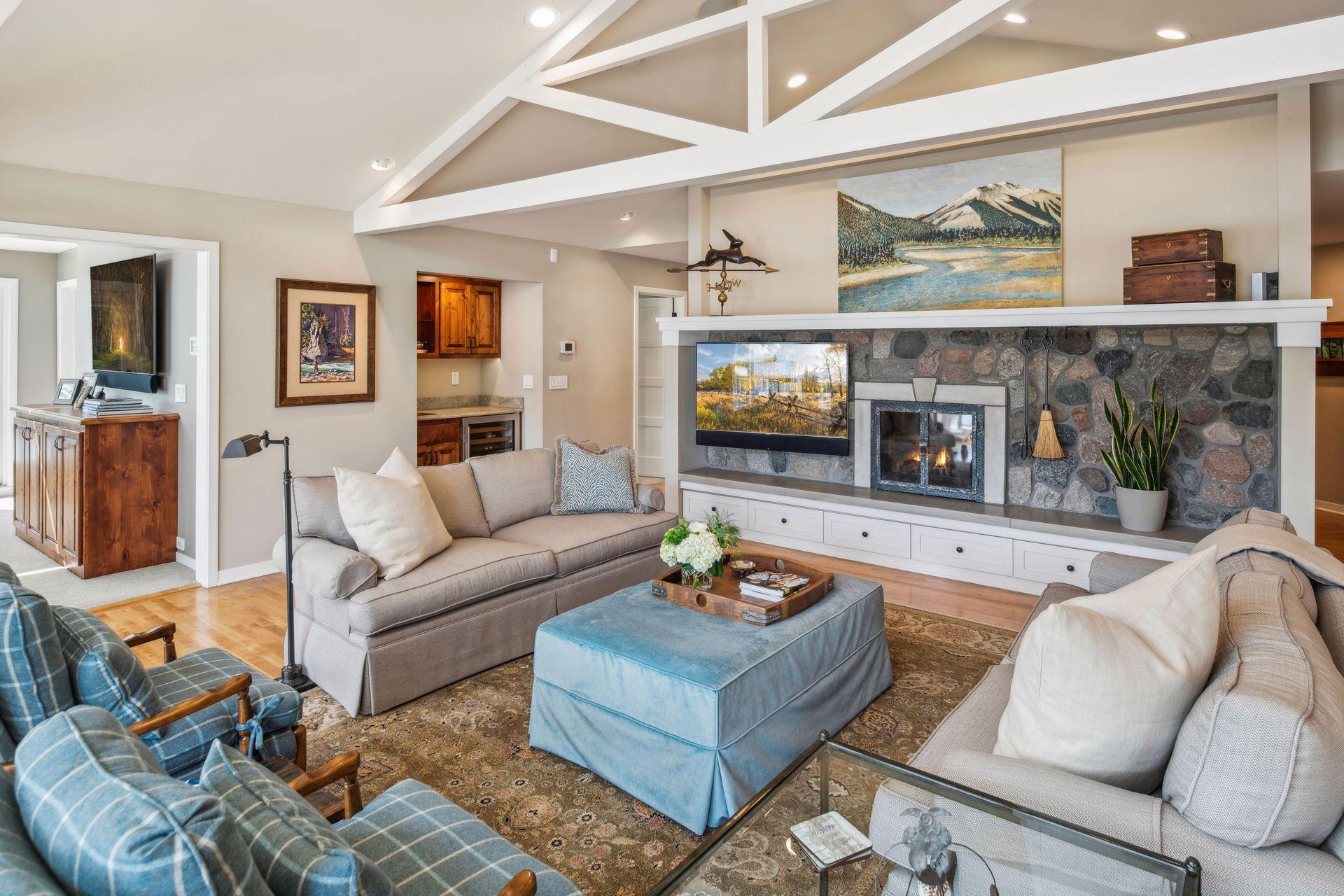 513 Ferndale Road W