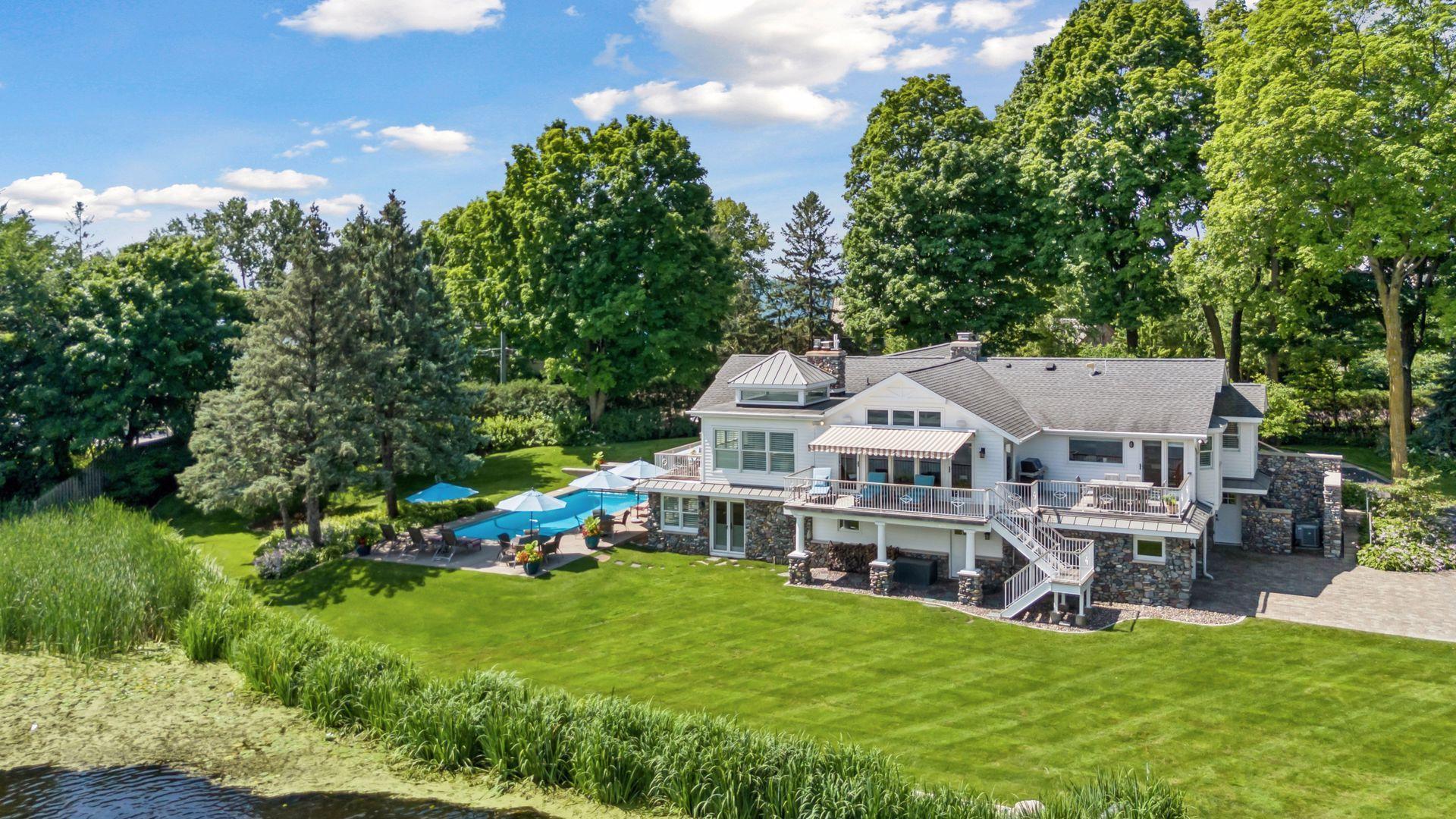 513 Ferndale Road W