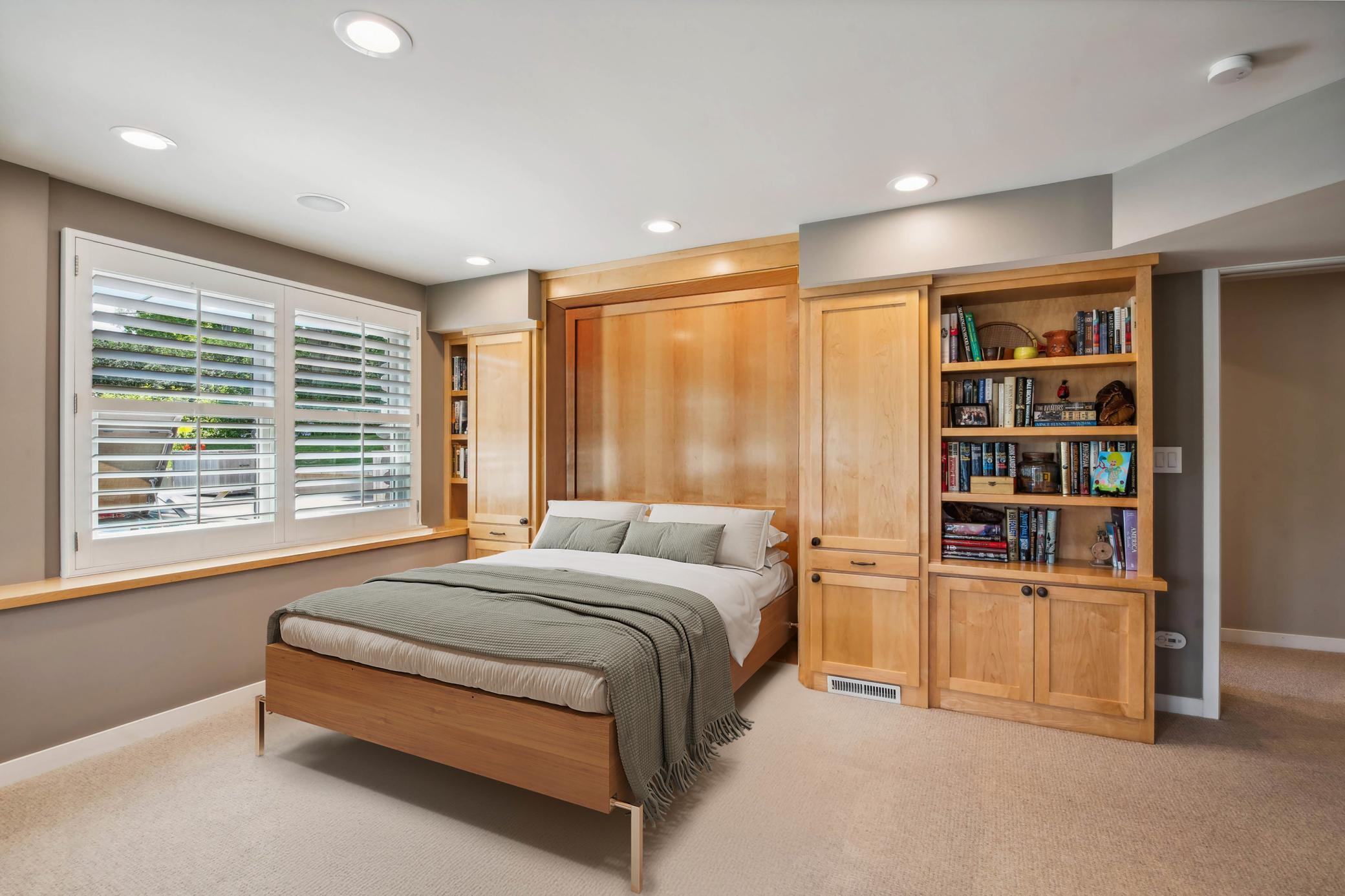 513 Ferndale Road W