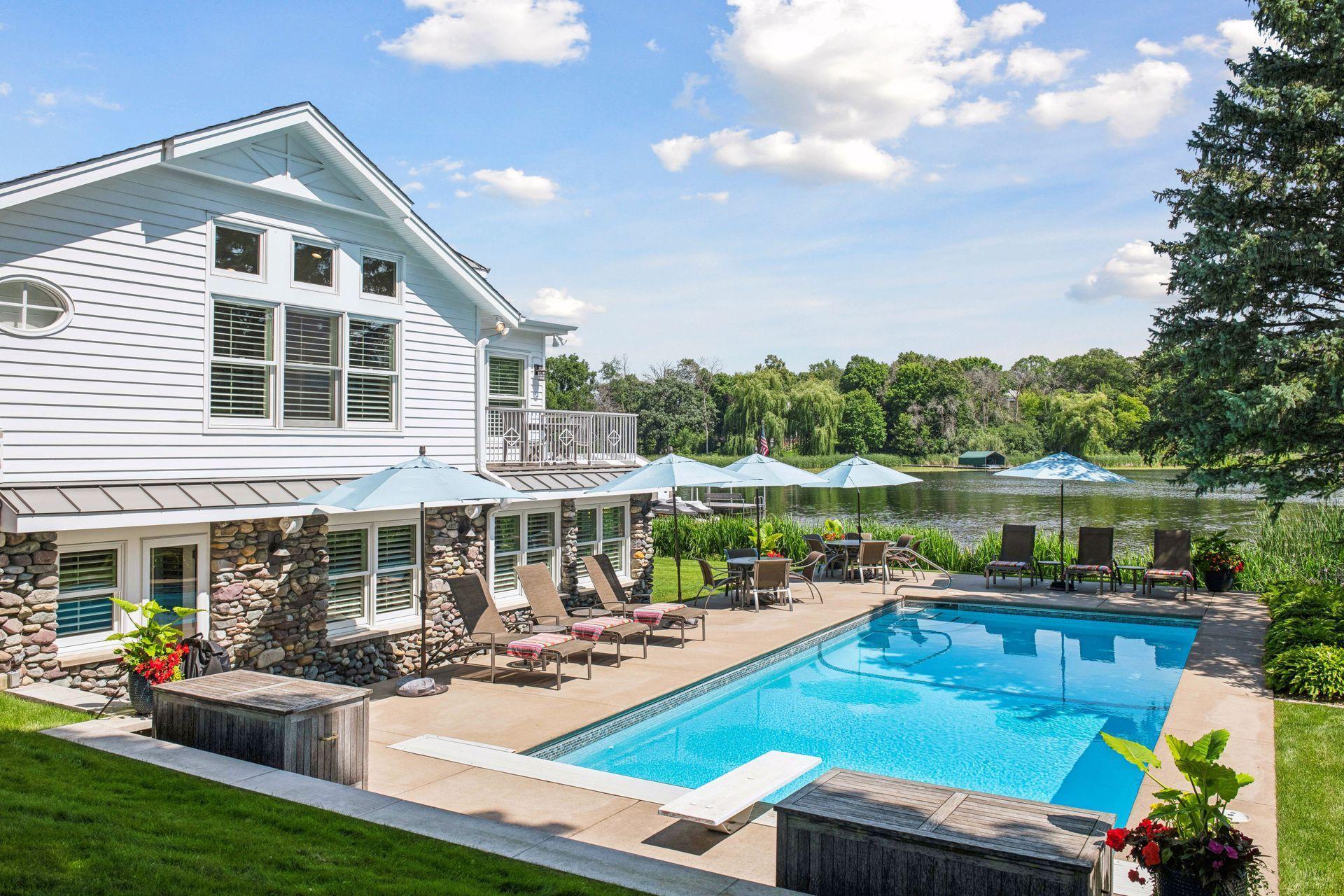 513 Ferndale Road W