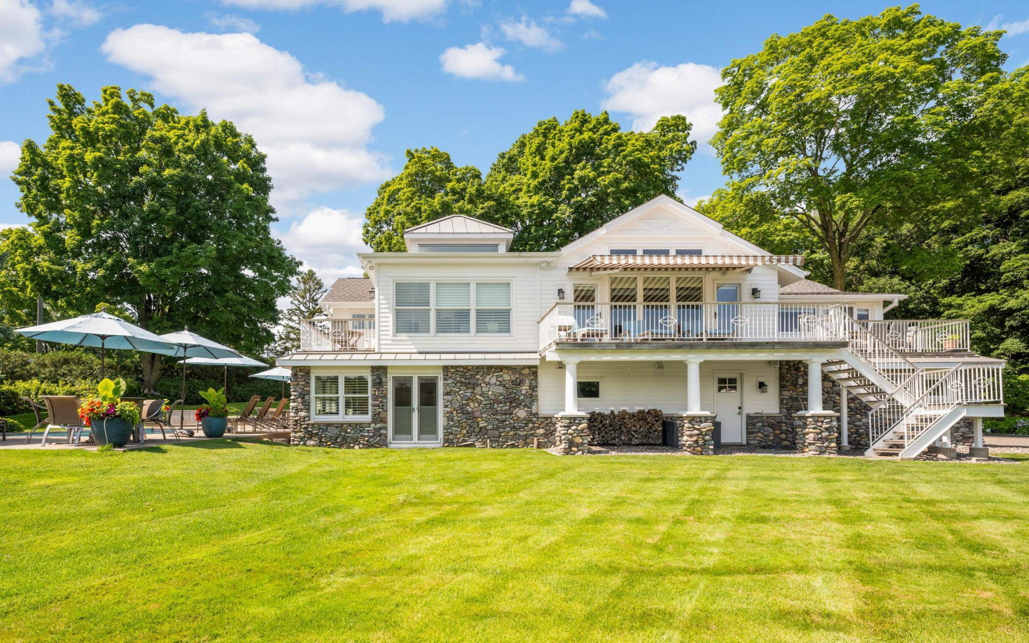 513 Ferndale Road W