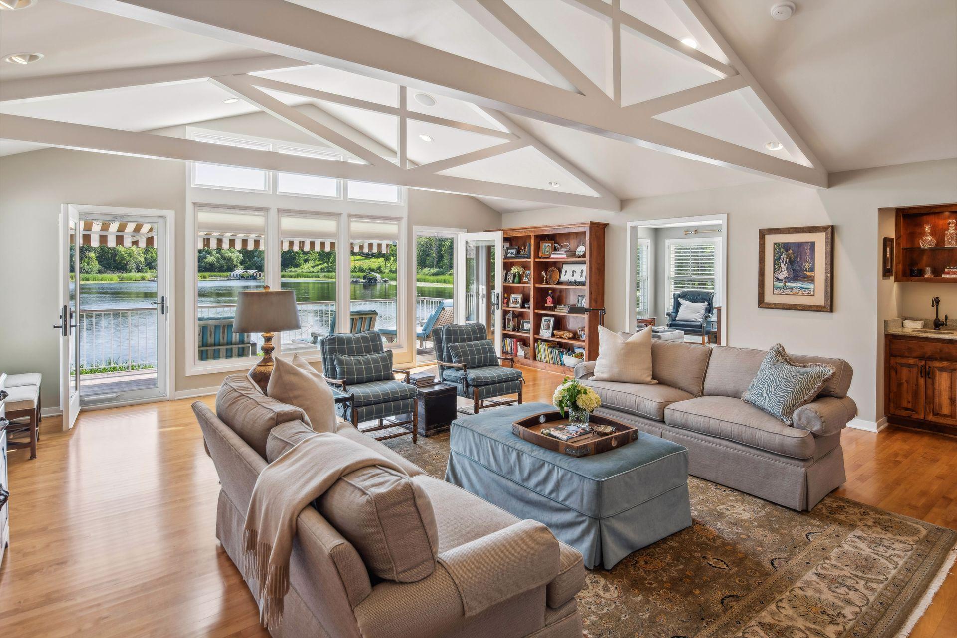 513 Ferndale Road W