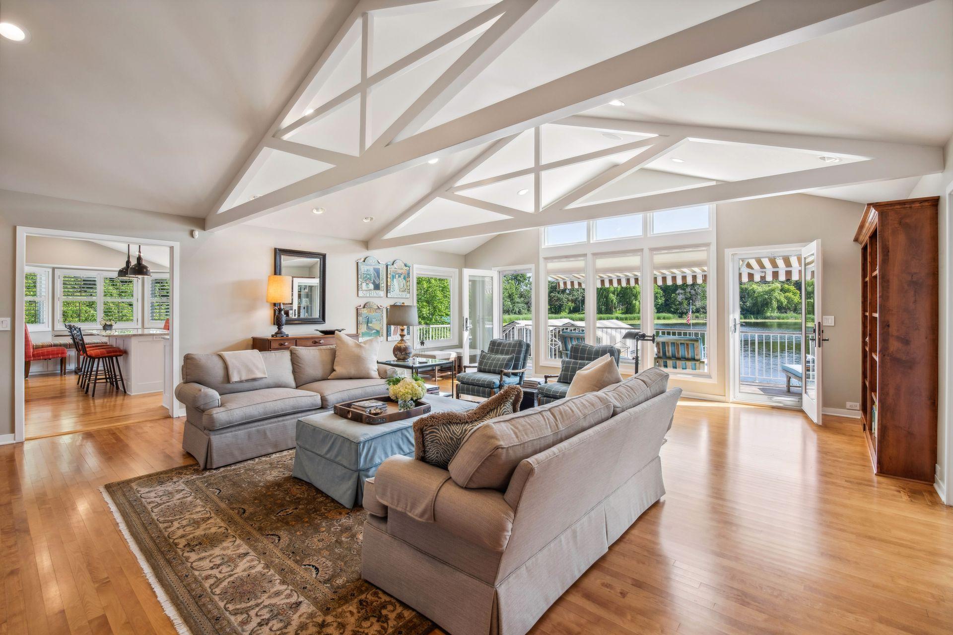 513 Ferndale Road W