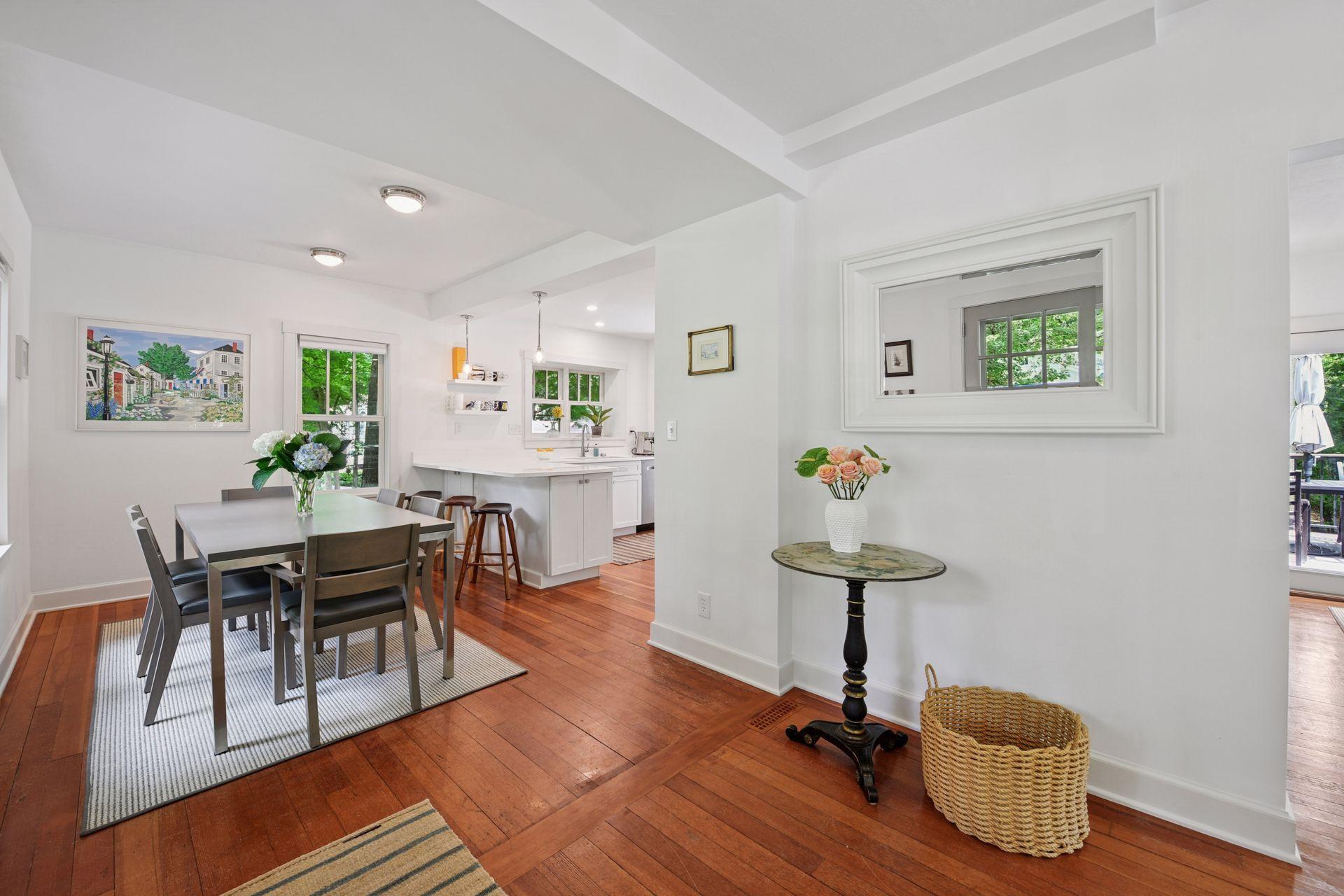 3815 Deephaven Avenue