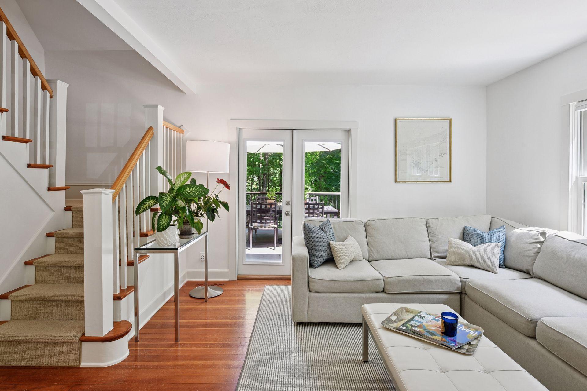 3815 Deephaven Avenue