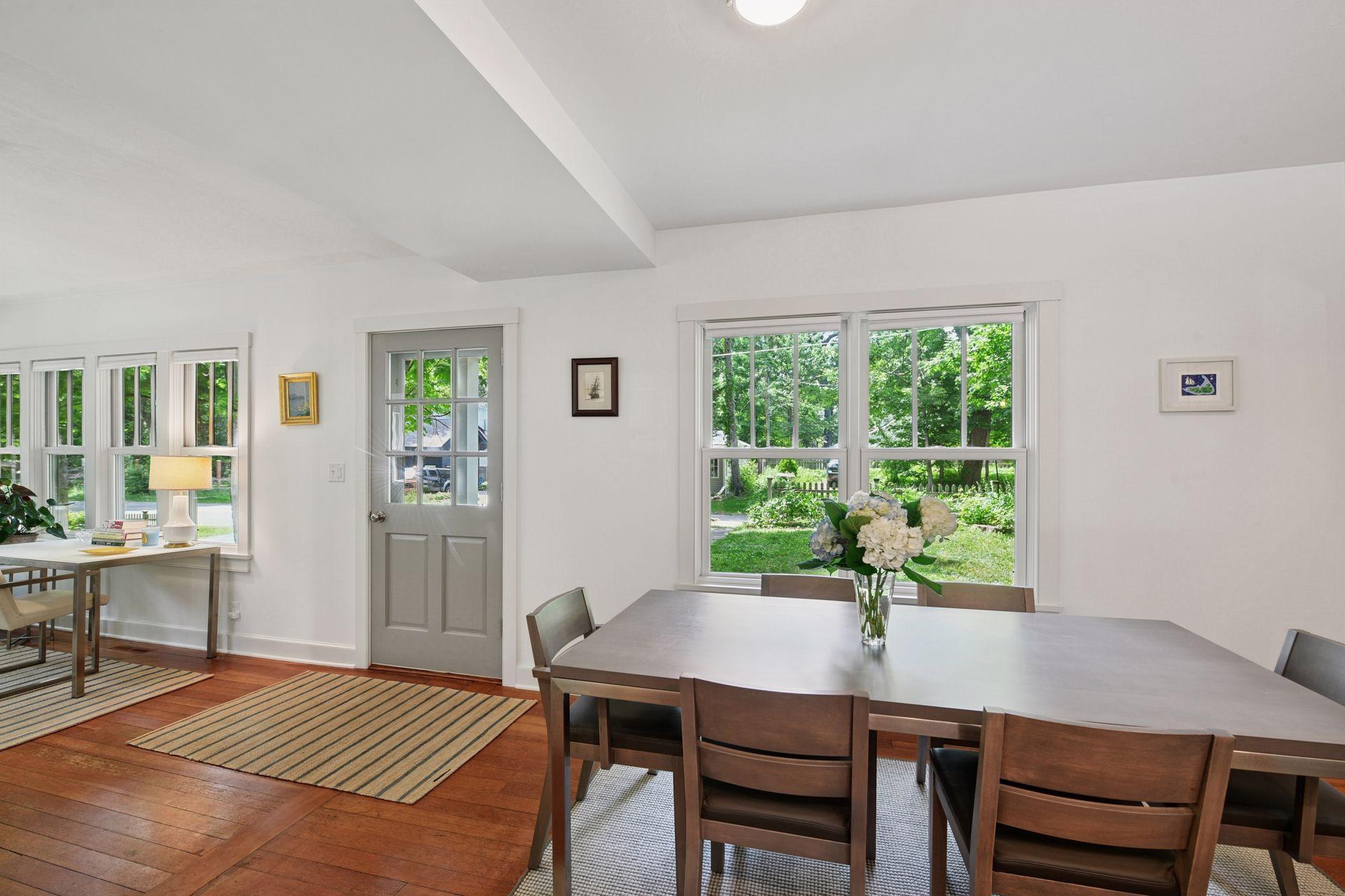 3815 Deephaven Avenue