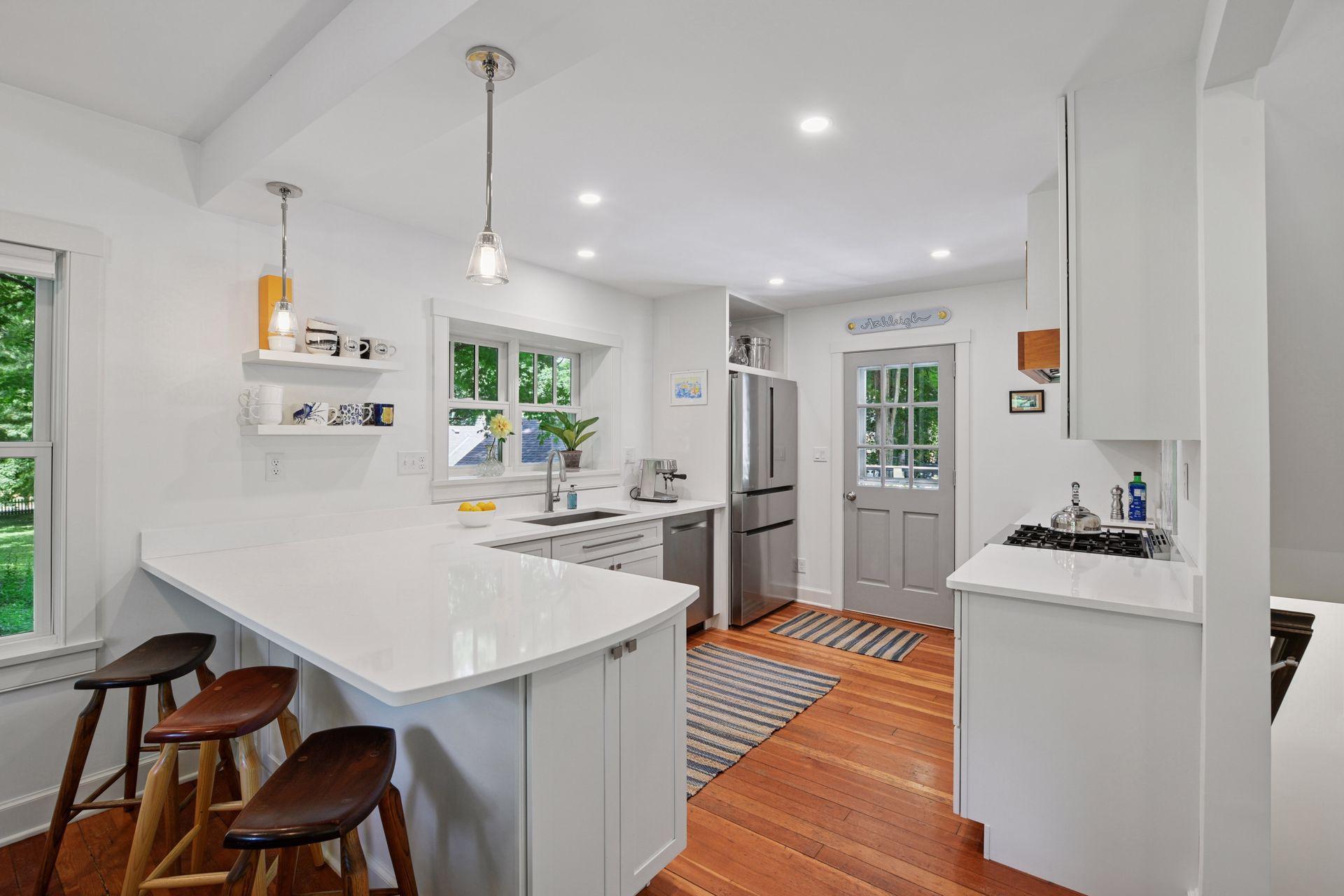 3815 Deephaven Avenue