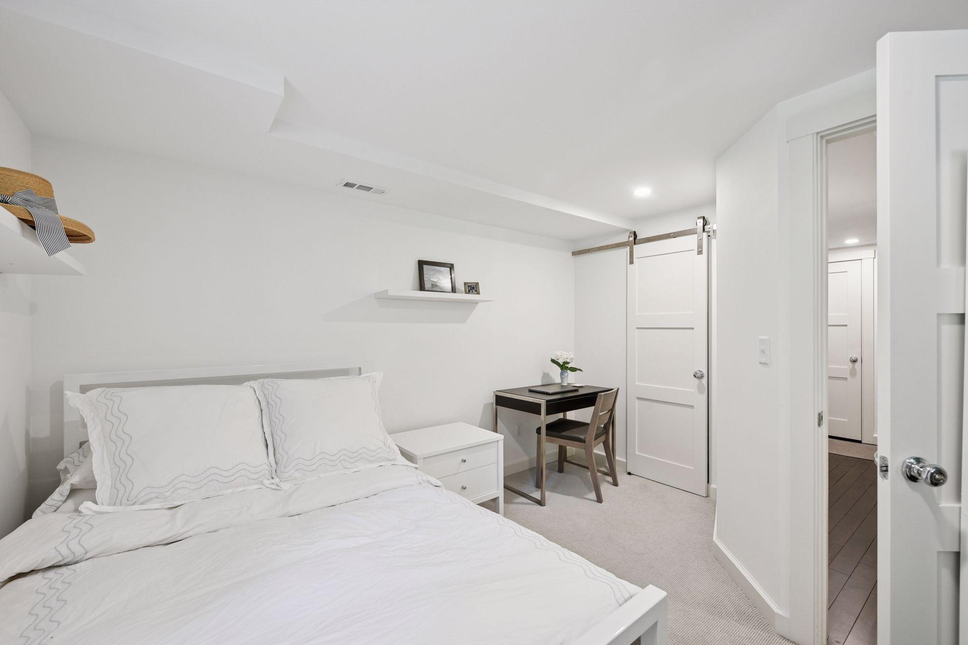 3815 Deephaven Avenue