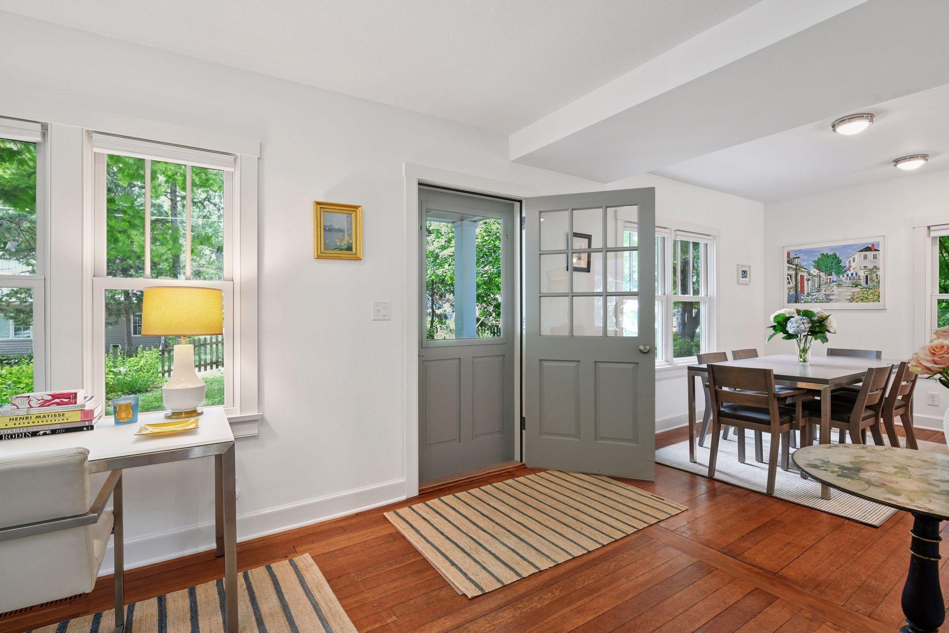 3815 Deephaven Avenue