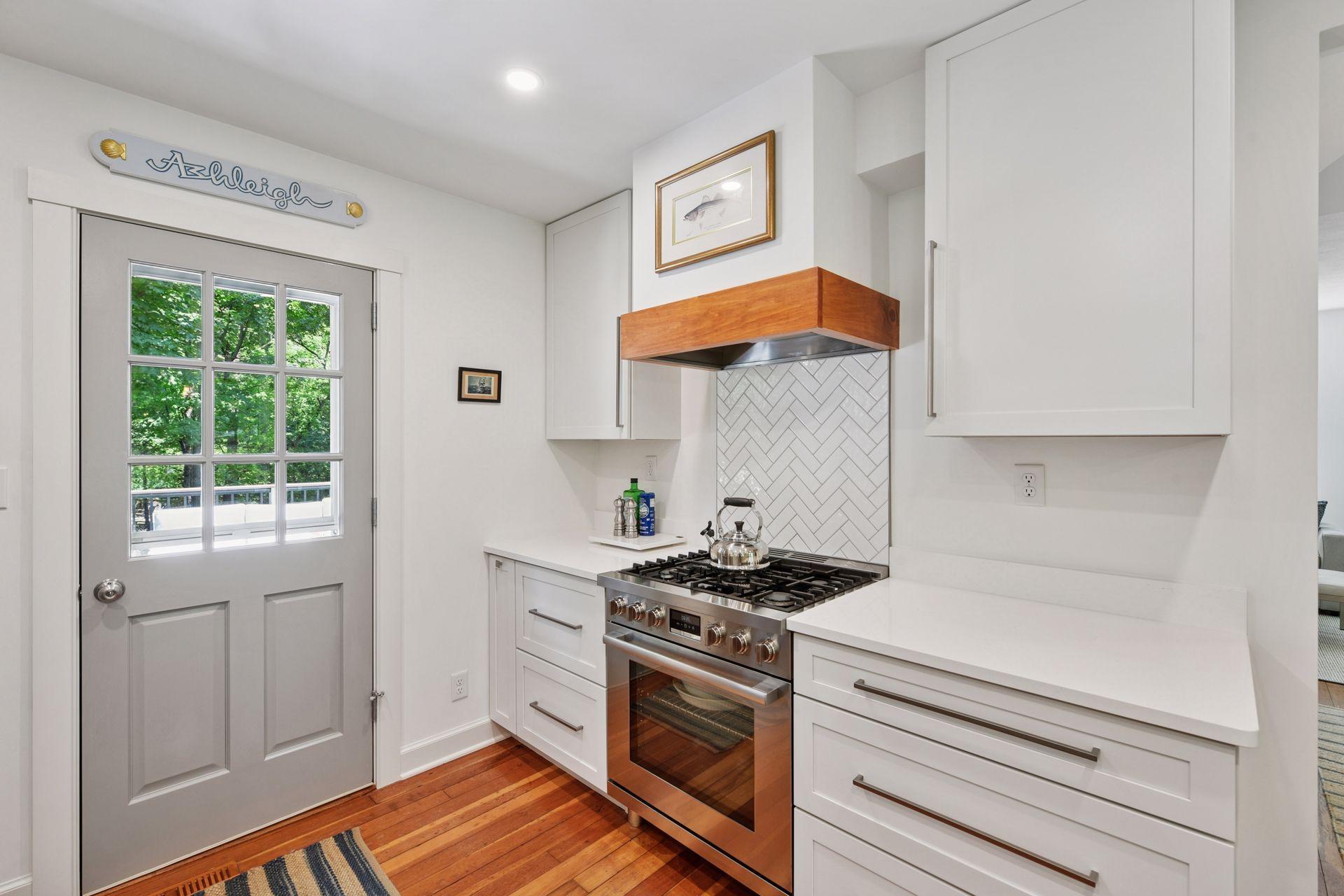 3815 Deephaven Avenue