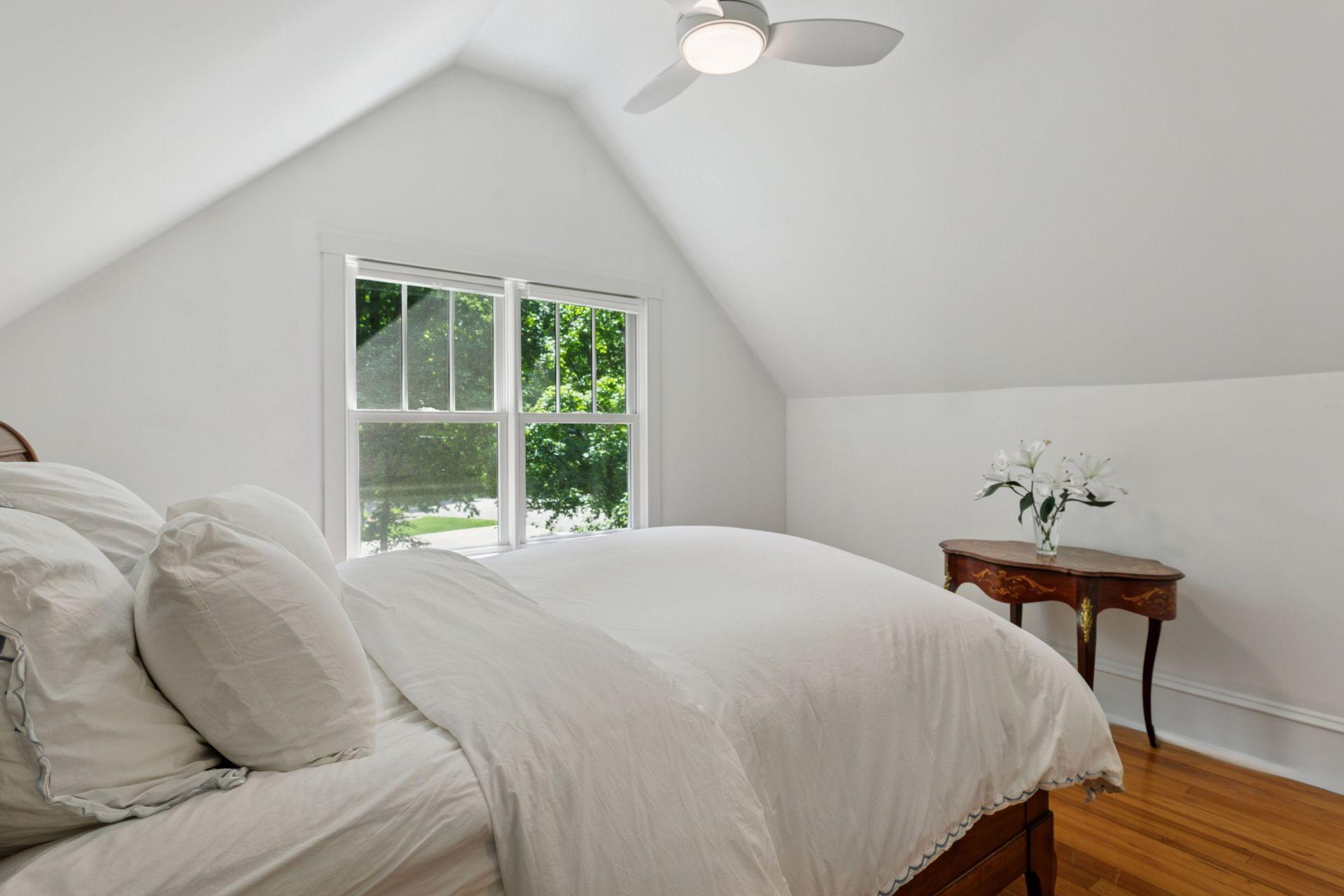 3815 Deephaven Avenue