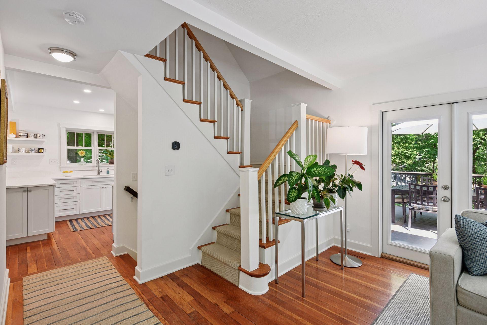 3815 Deephaven Avenue