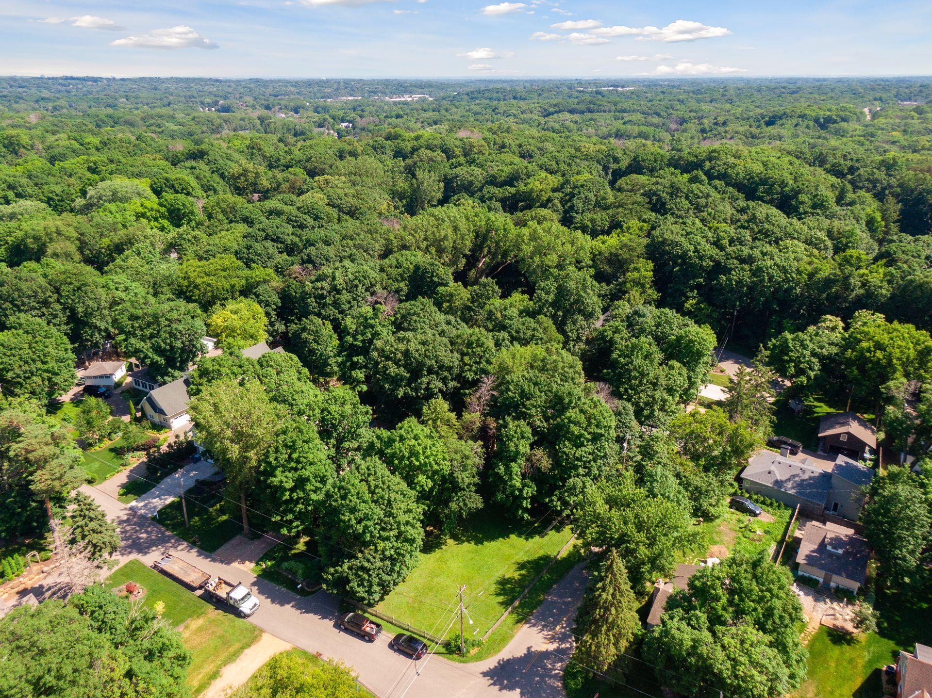 3815 Deephaven Avenue