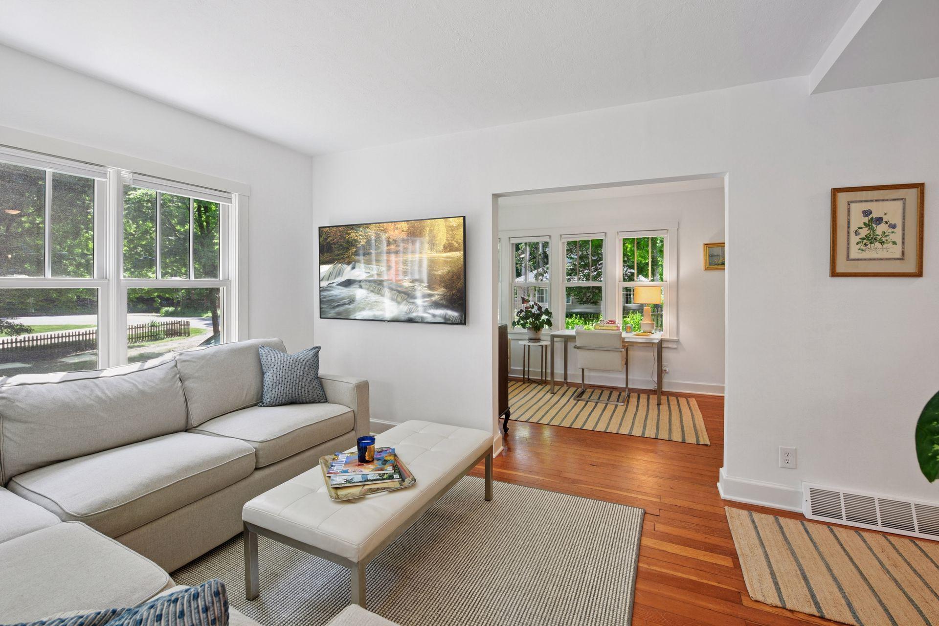 3815 Deephaven Avenue