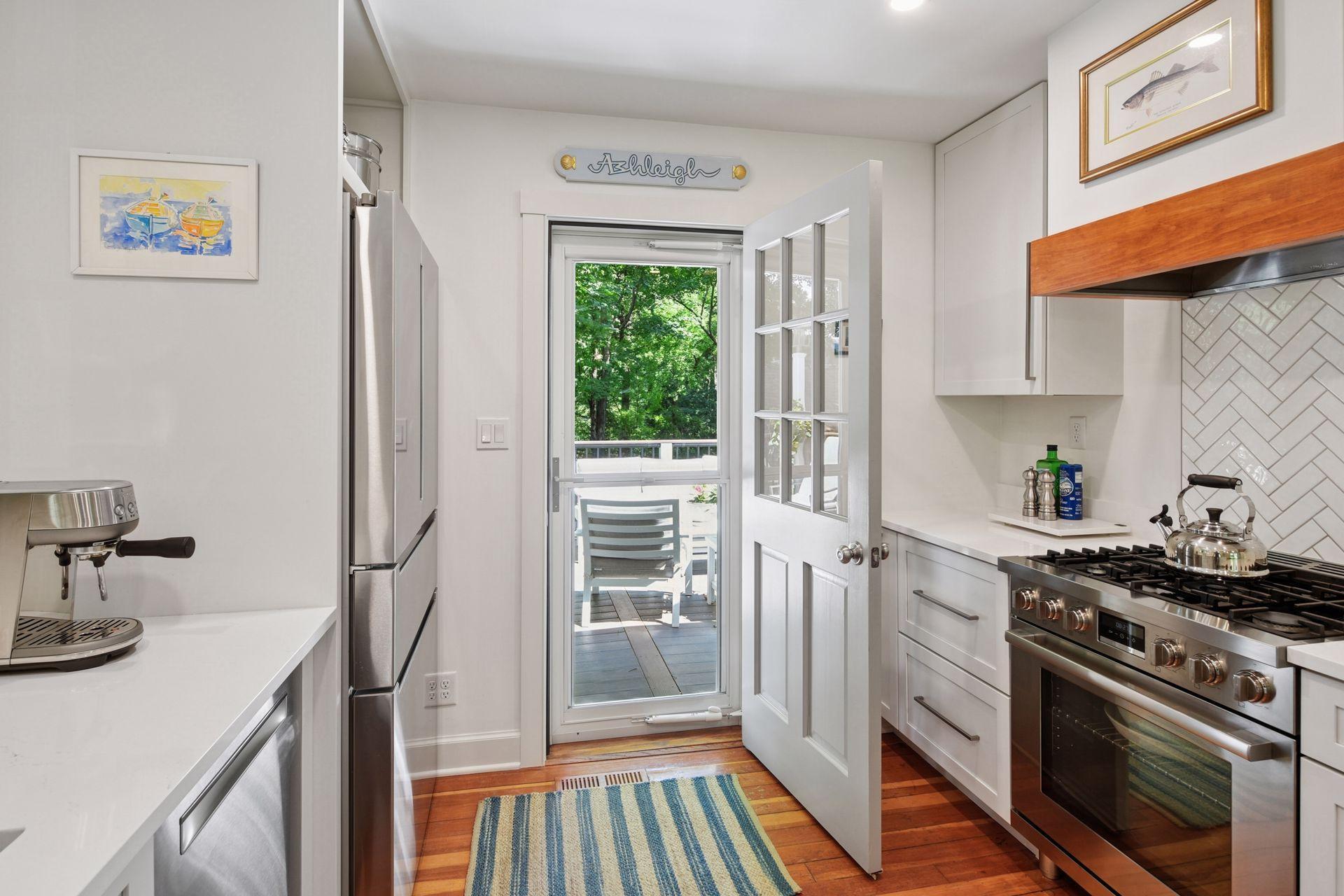 3815 Deephaven Avenue