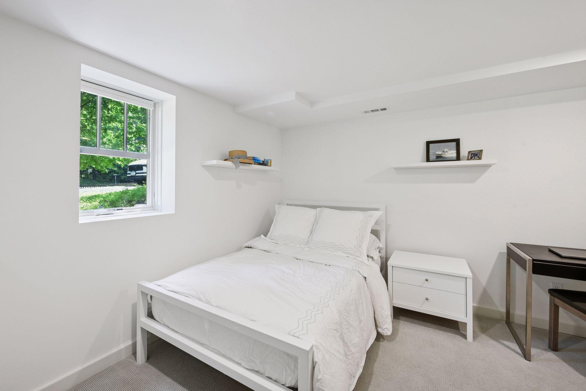 3815 Deephaven Avenue