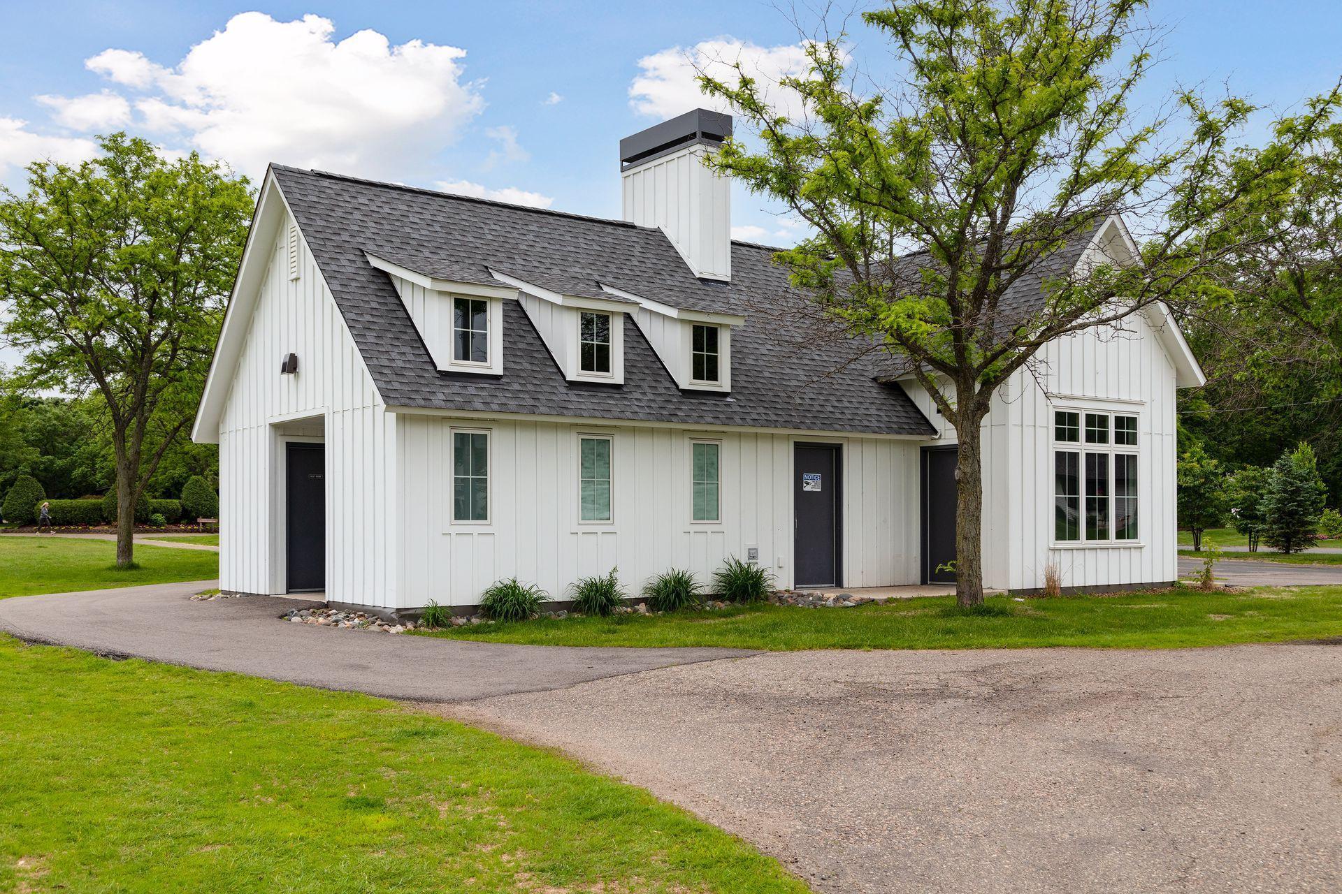 3815 Deephaven Avenue