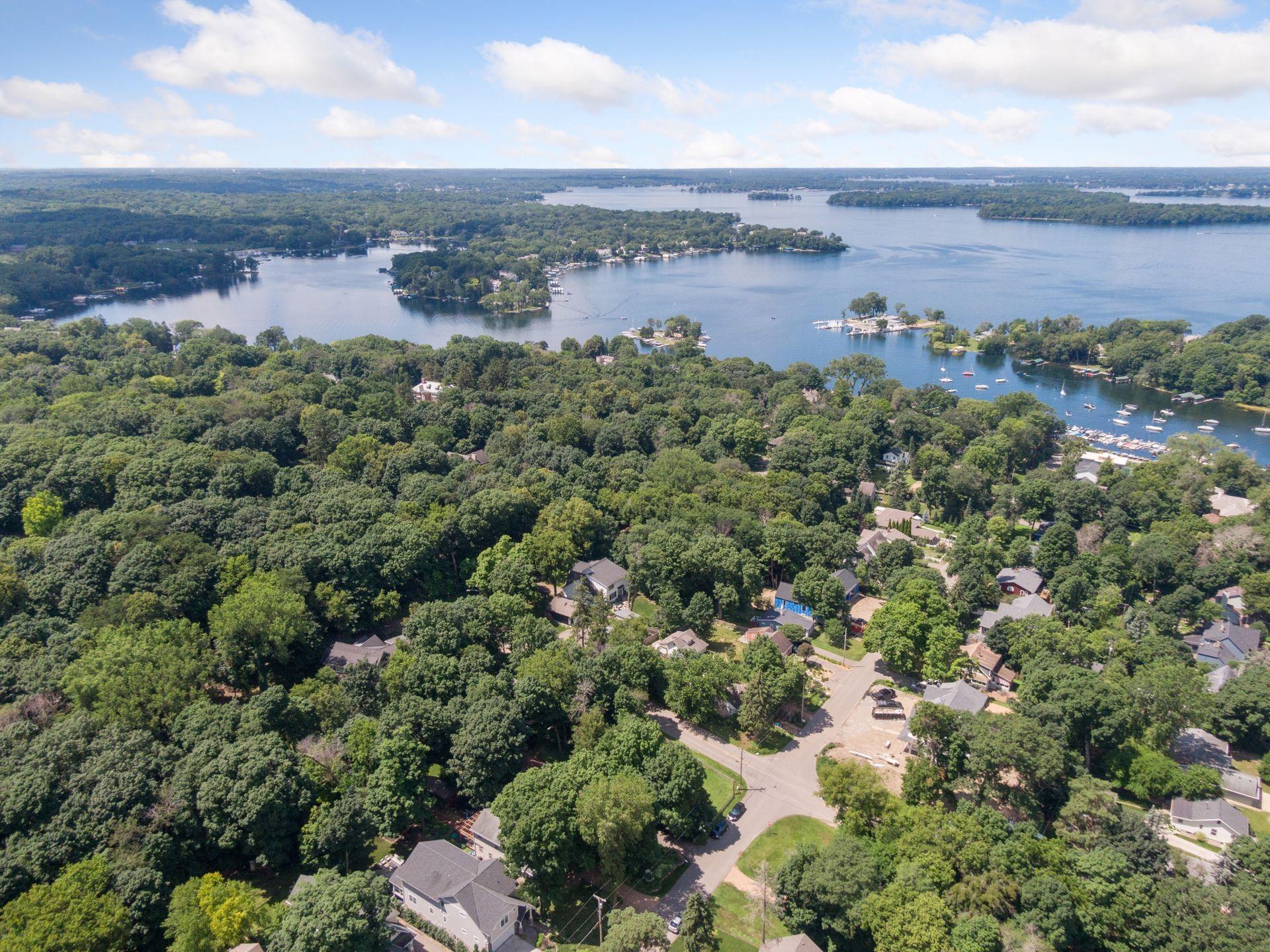 3815 Deephaven Avenue