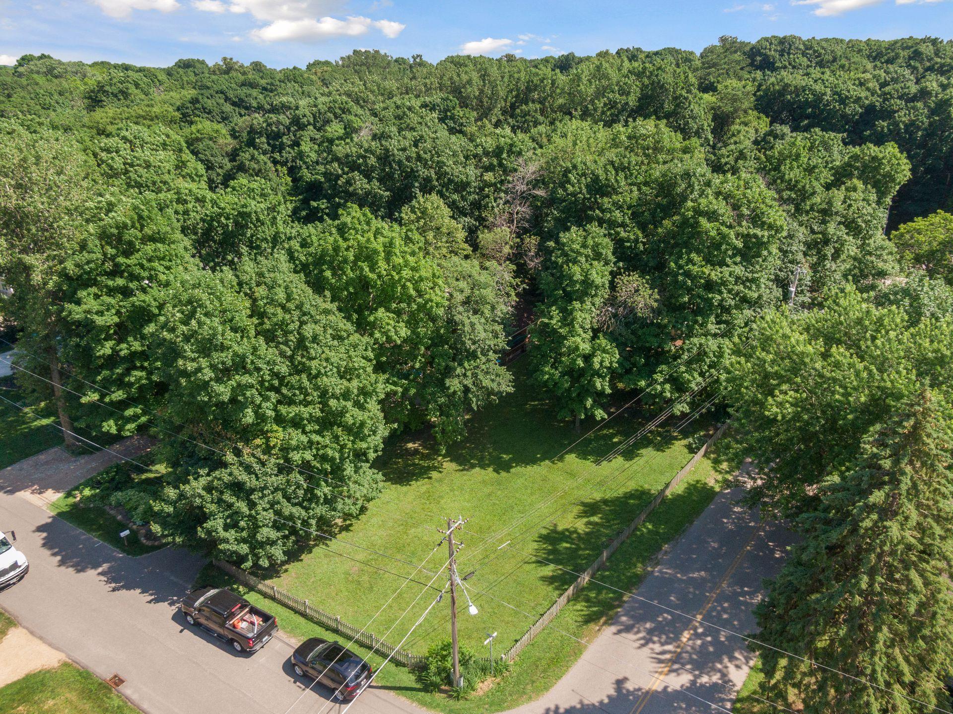 3815 Deephaven Avenue